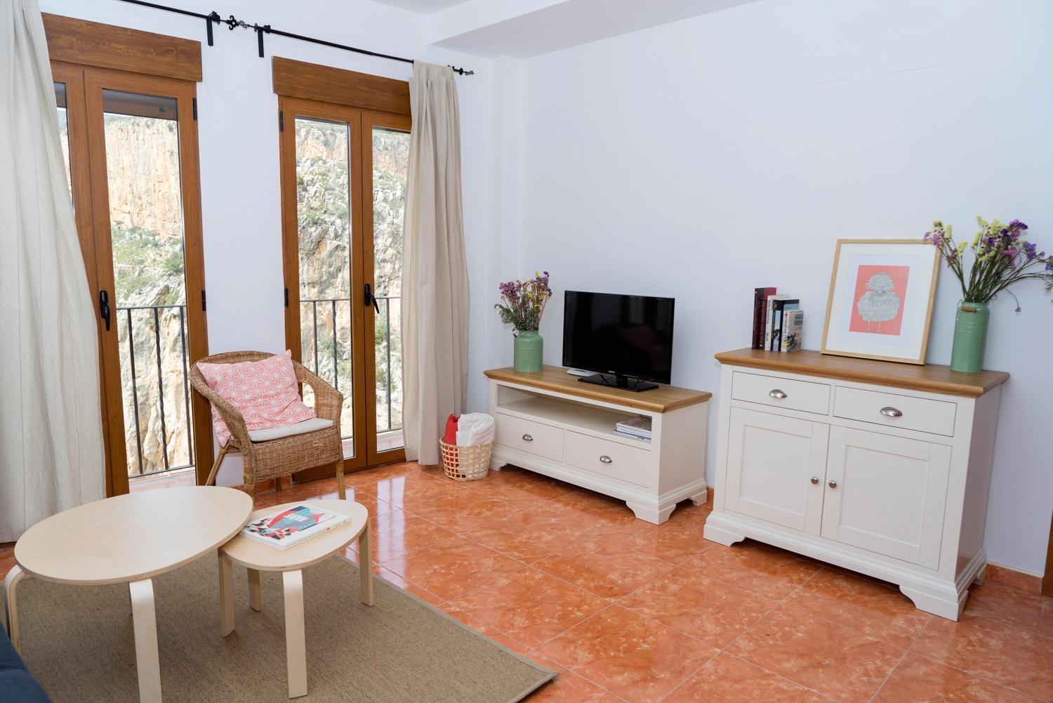 Apartment with Mountain View