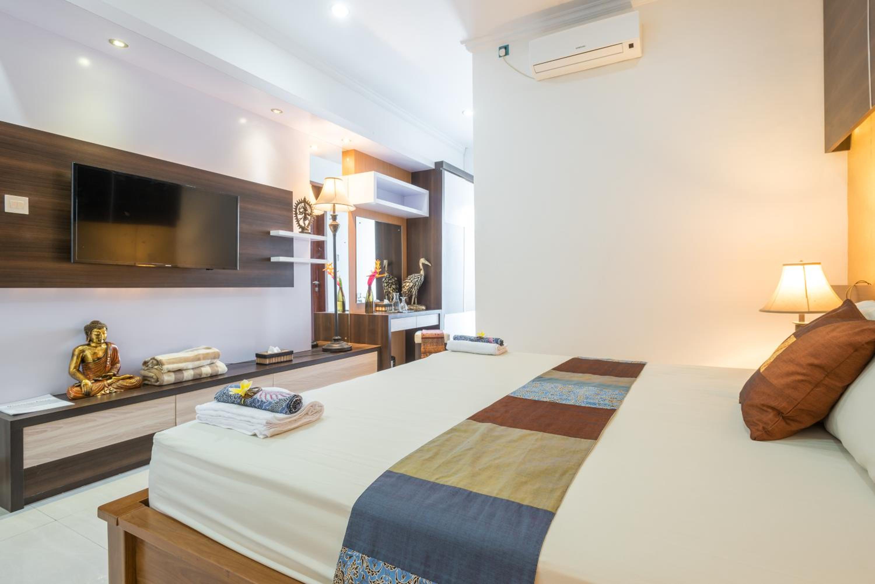 Double Room with Garden View - Photo 16
