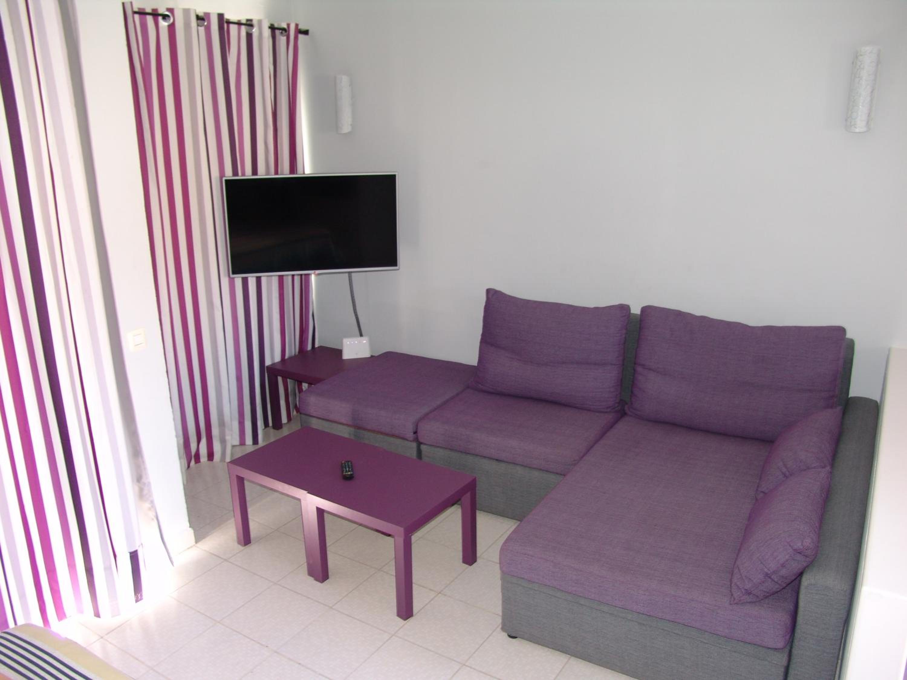 One-Bedroom Apartment photo 2