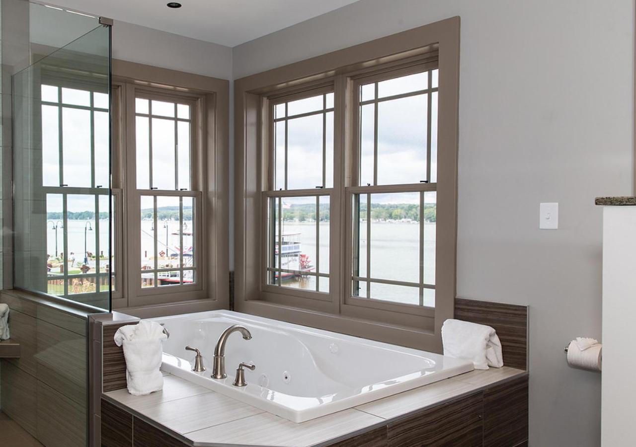 King Suite with Spa Bath