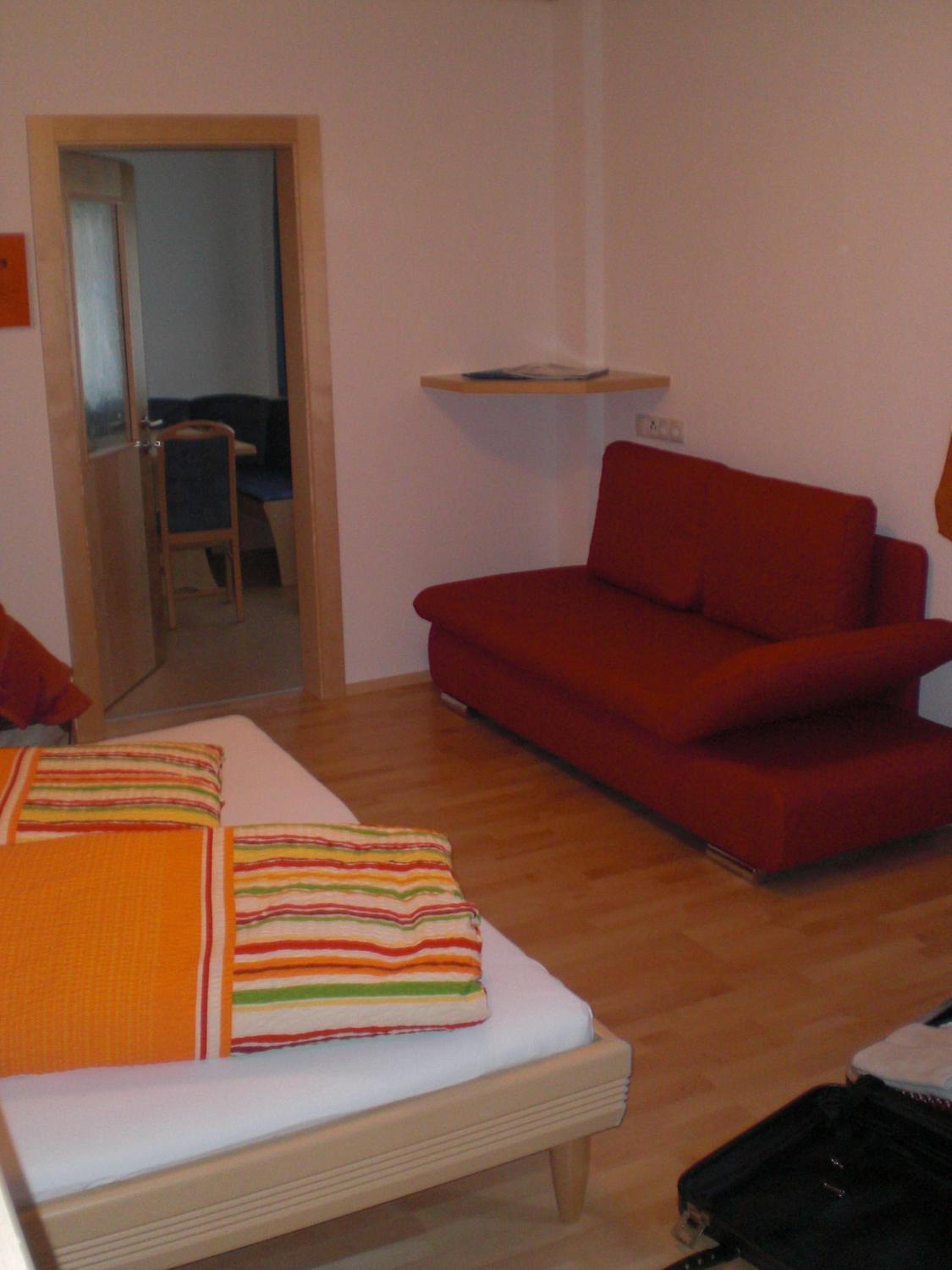 One-Bedroom Apartment photo 1