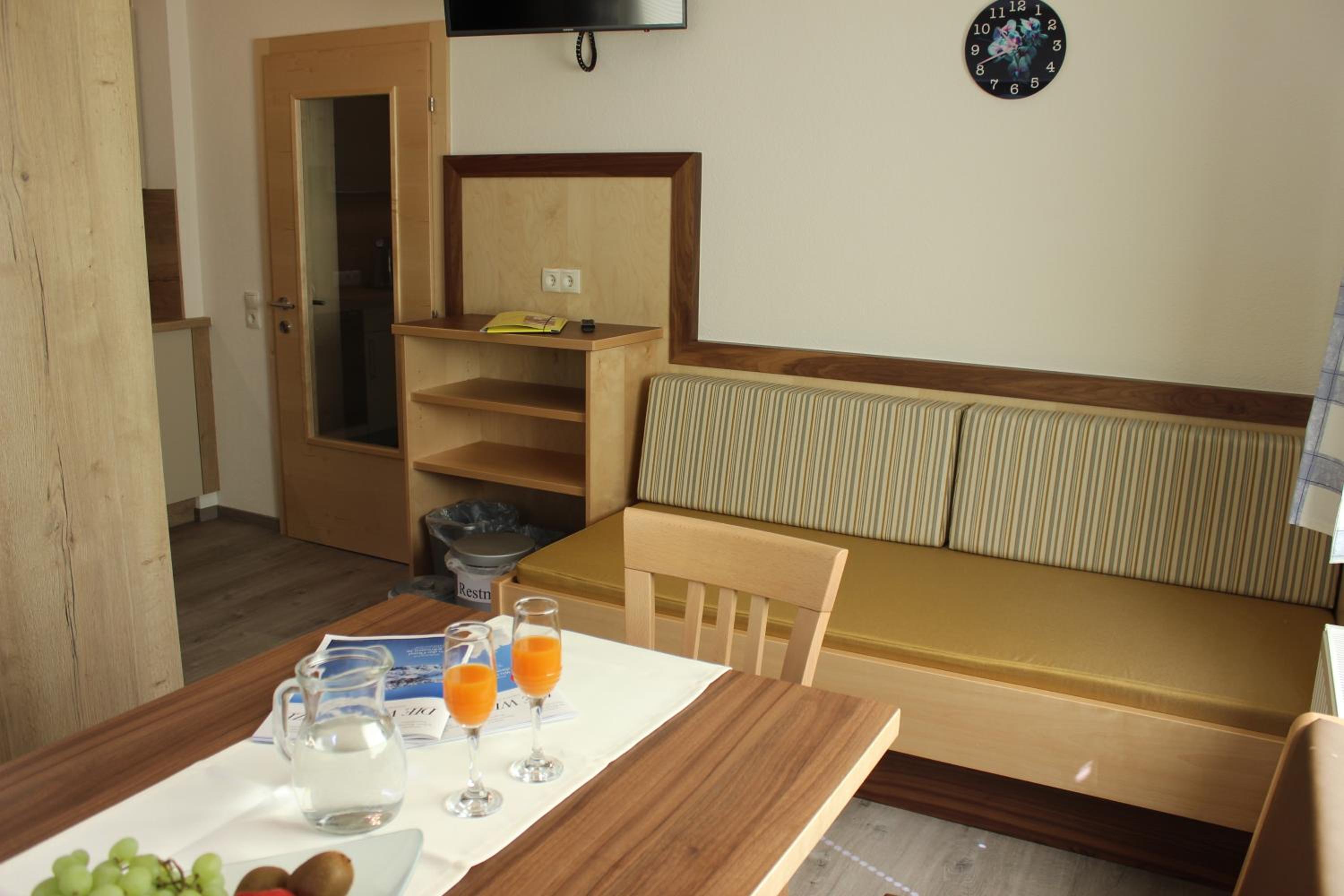 Two-Bedroom Apartment with Terrace photo 2