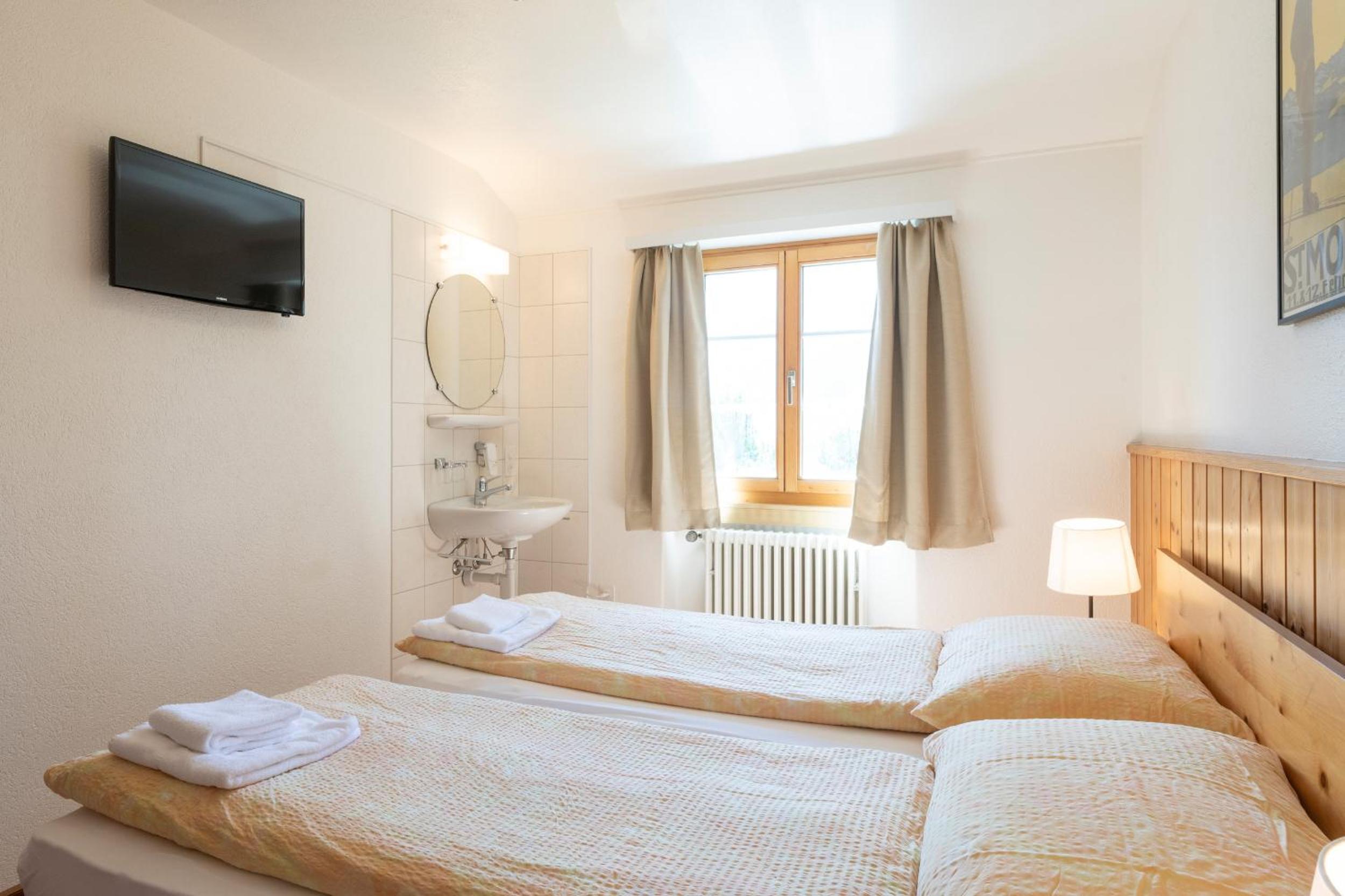 Double or Twin Room with Shared Bathroom photo 2