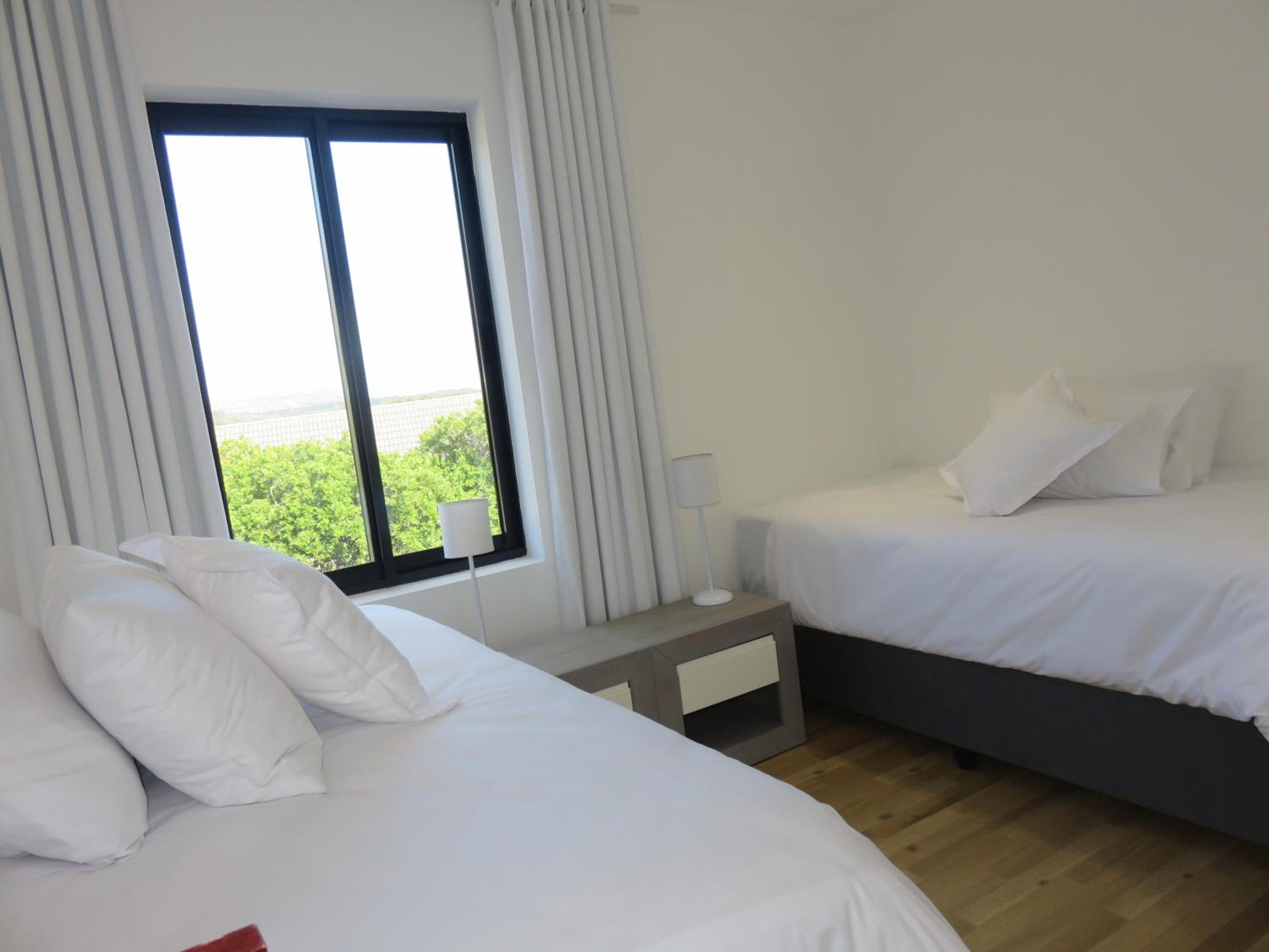 Deluxe Family Suite - Photo 7
