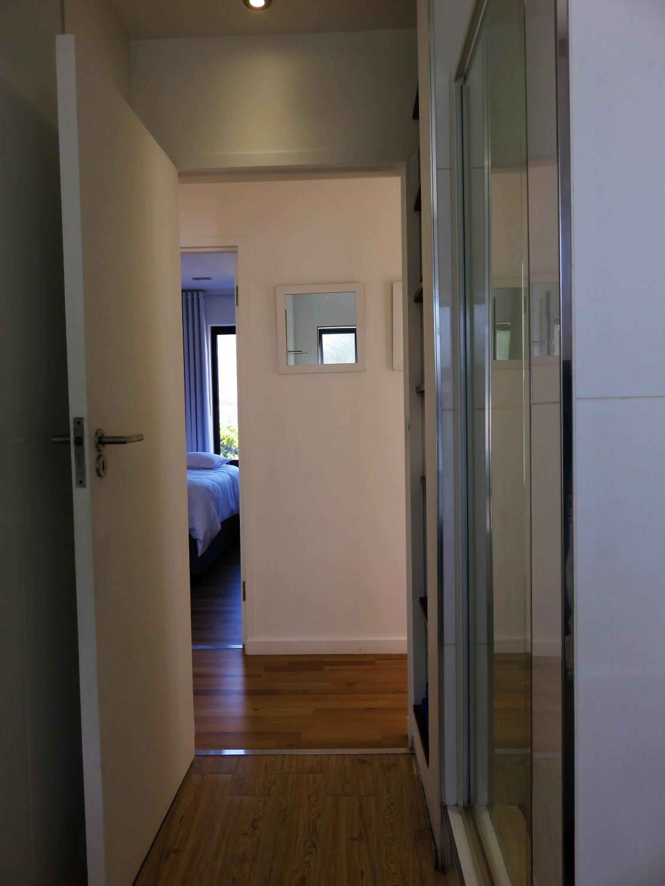 Deluxe Family Suite - Photo 20