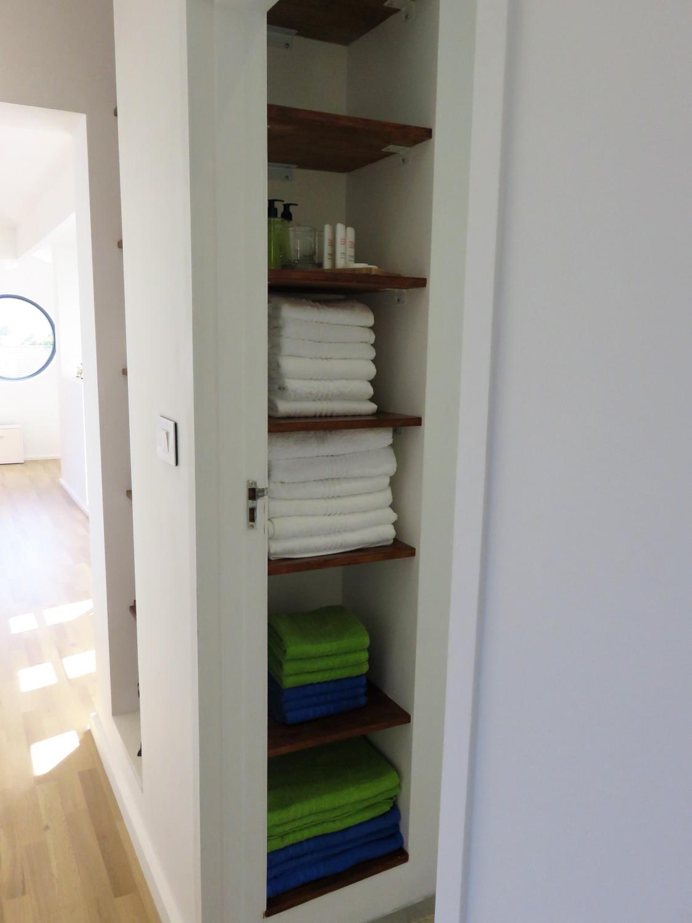 Deluxe Family Suite - Photo 22