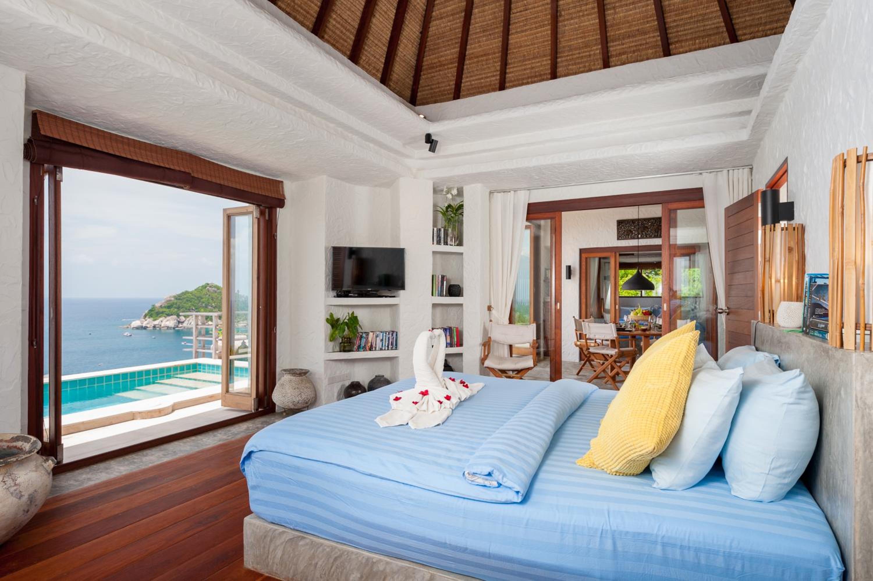 C2 Two-Bedroom Pool Villa with Sea View - Photo 5