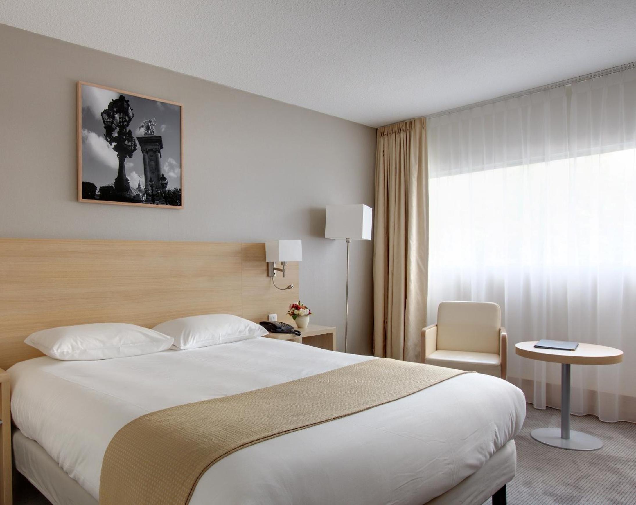 Standard Queen Room