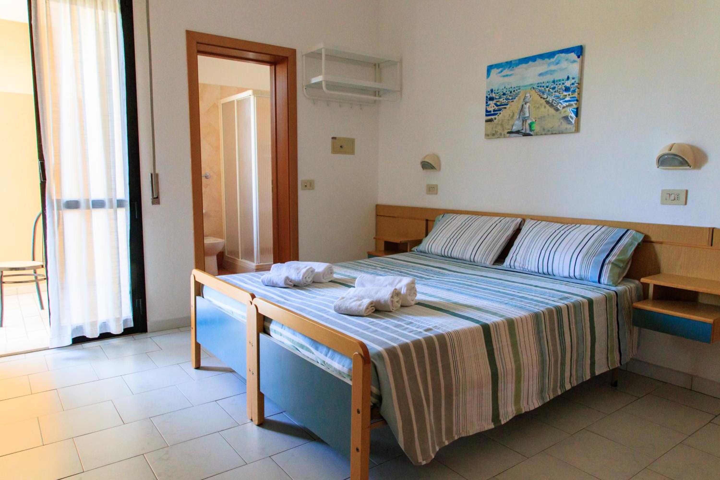 Double or Twin Room with Private Bathroom photo 1