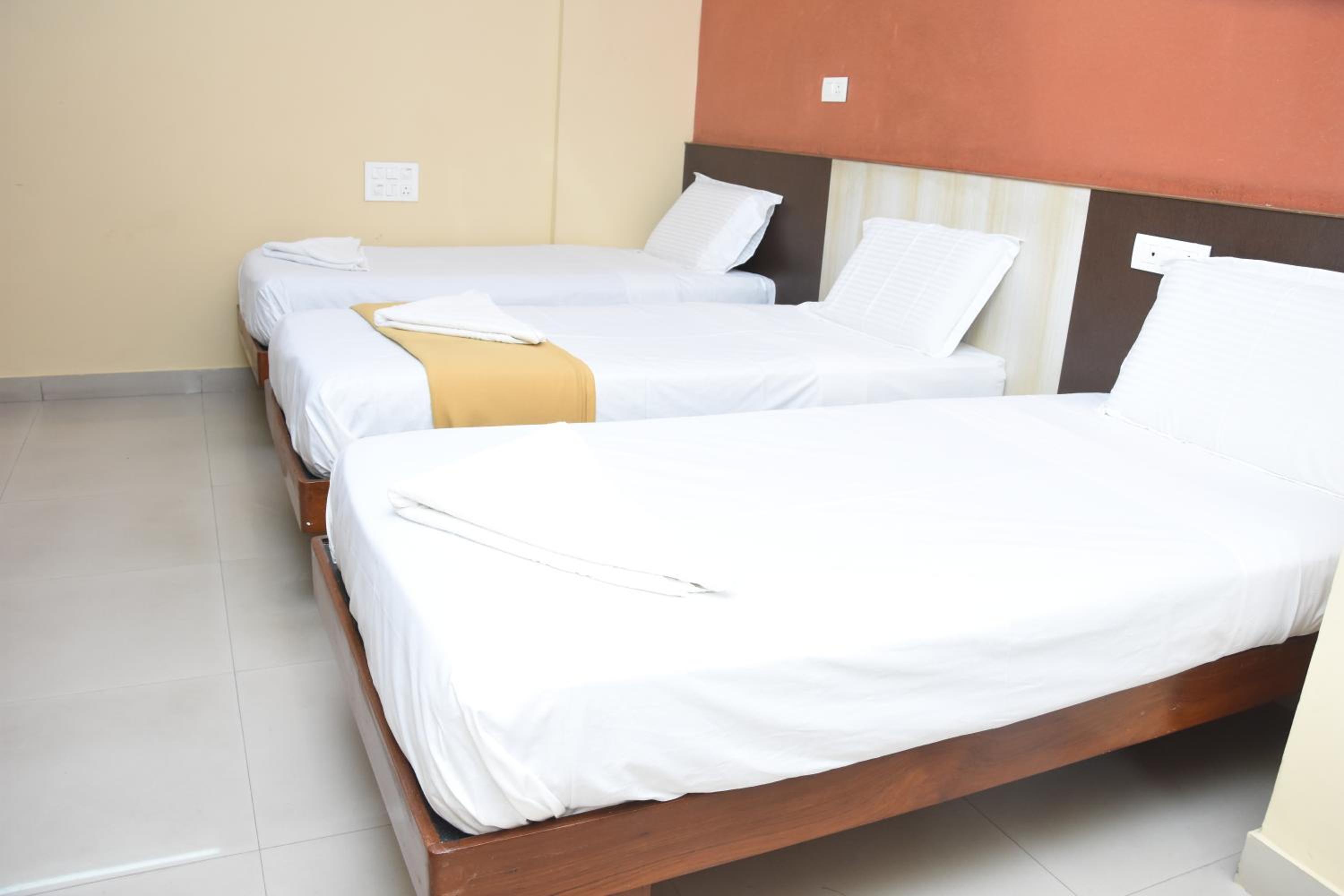 Standard Triple Room - Photo 1