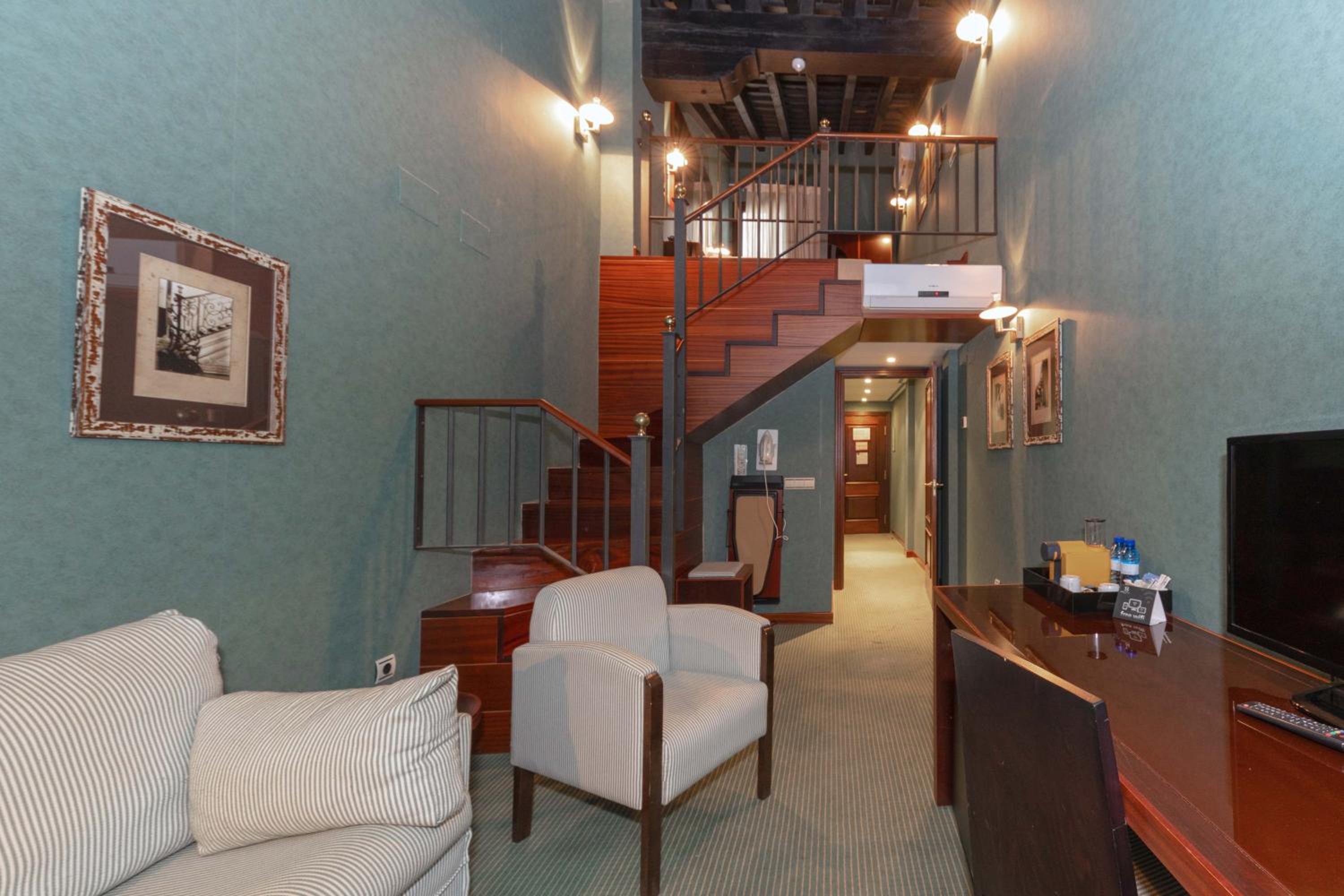 Superior Double Room - Photo 3