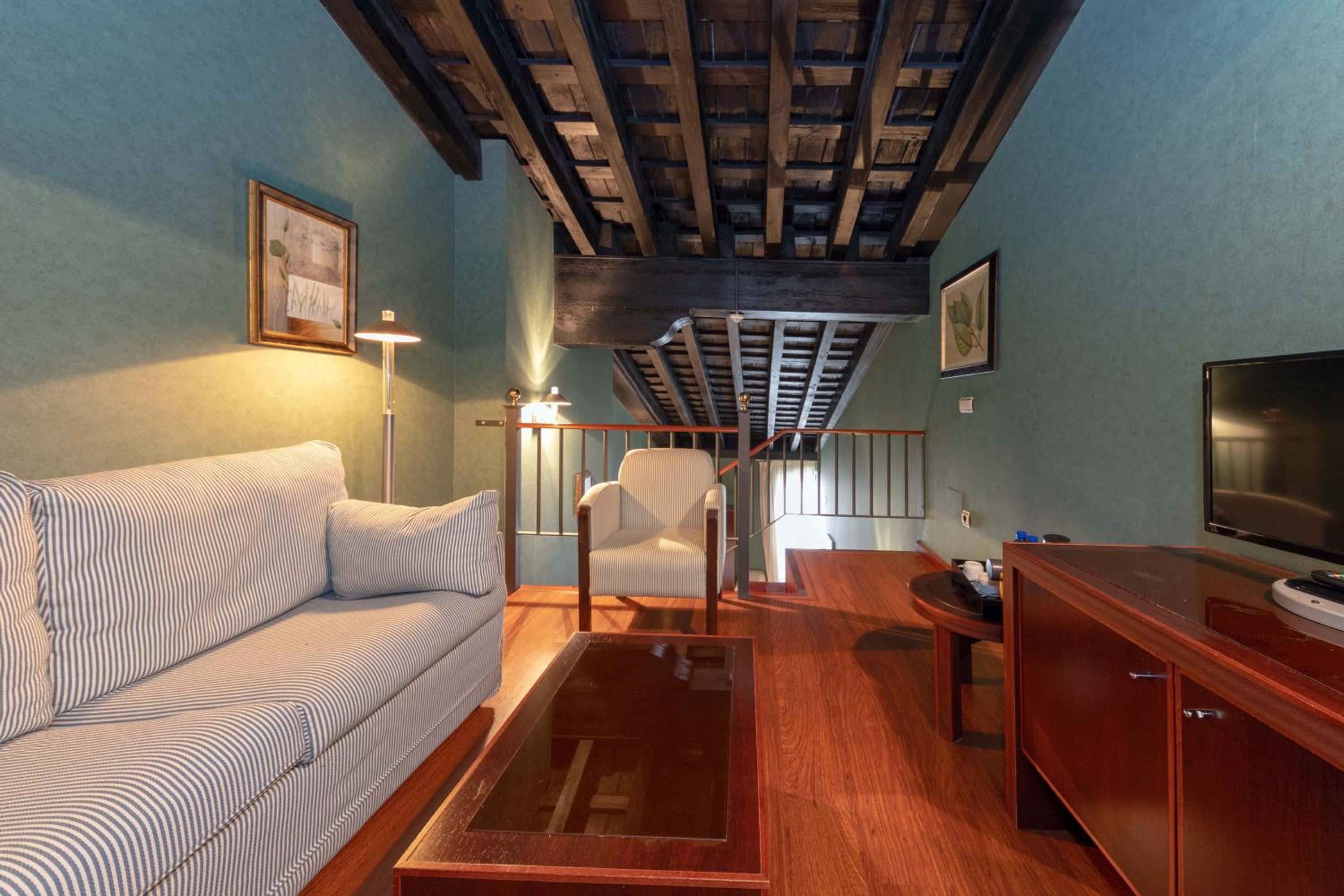 Superior Double Room - Photo 4