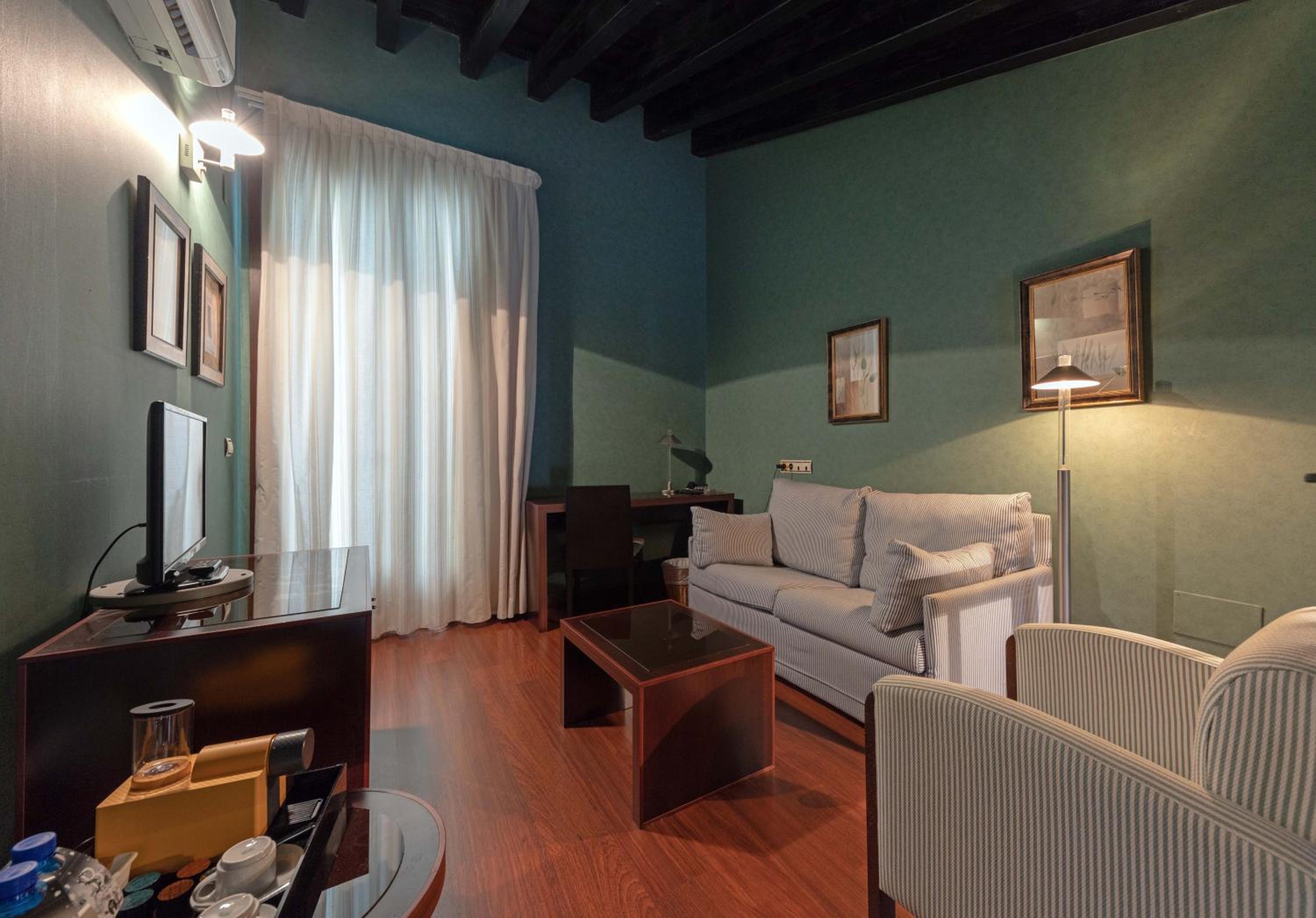 Superior Double Room - Photo 5