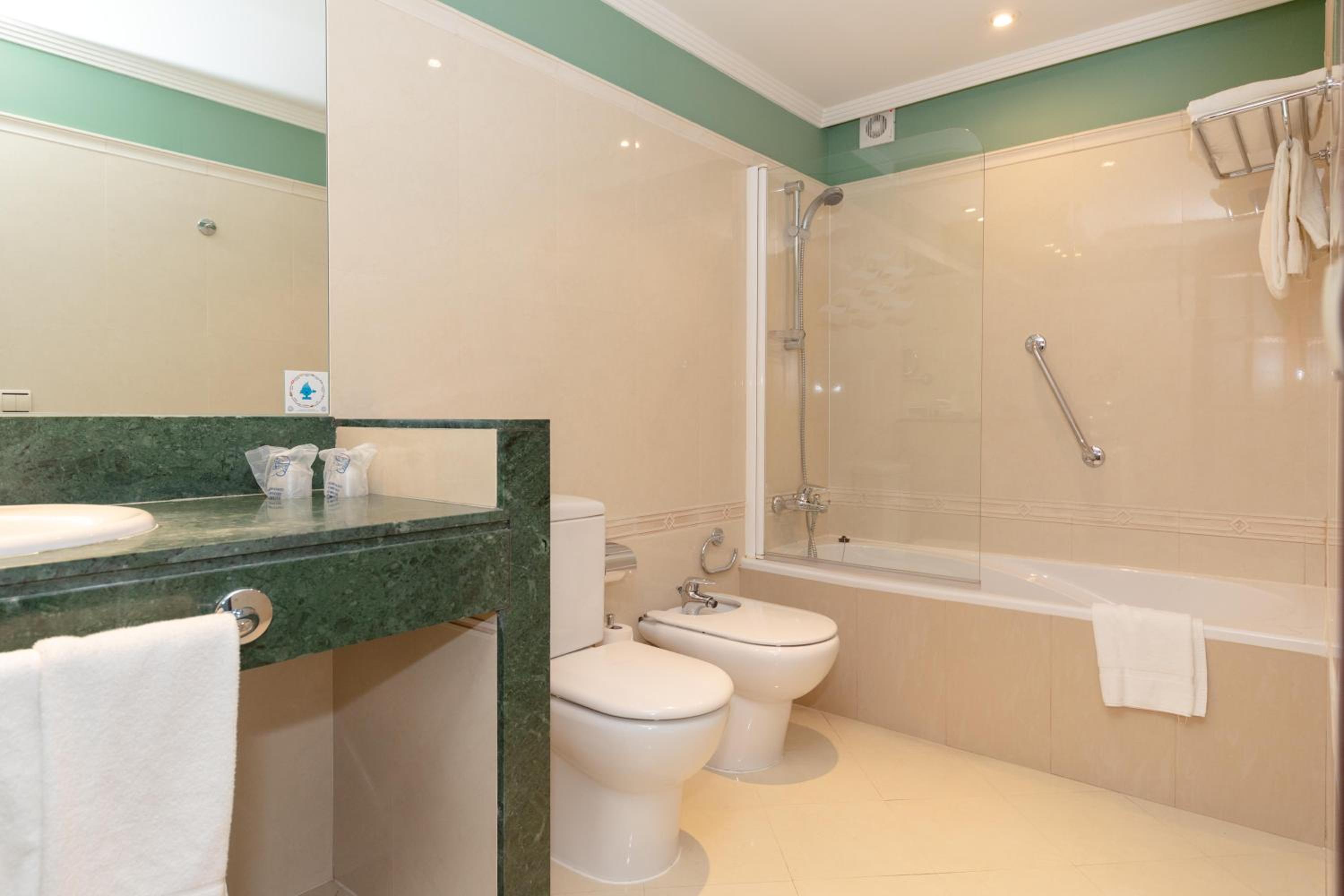 Superior Double Room - Photo 14