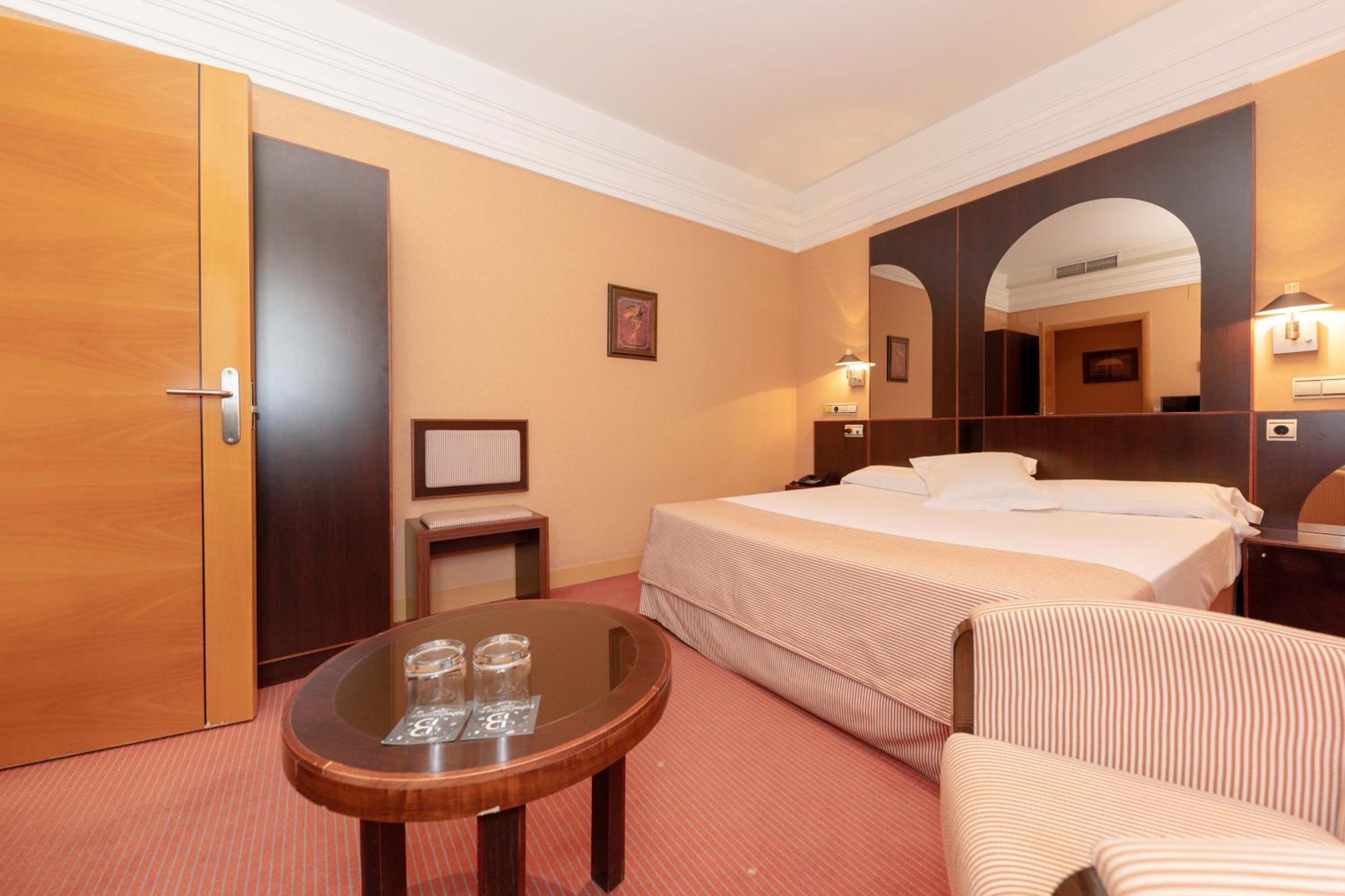 Double or Twin Room - Photo 2