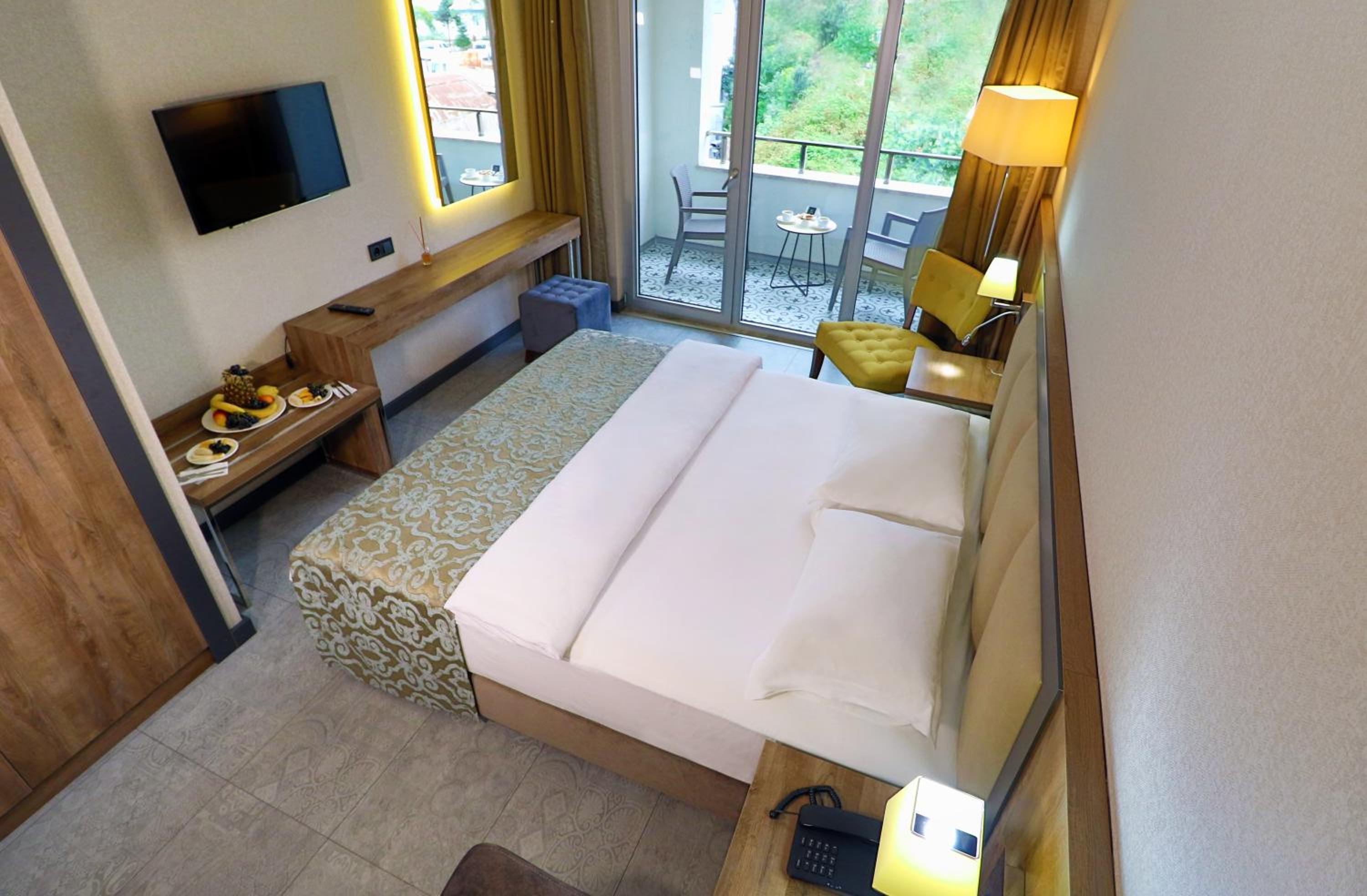 Suite with Balcony photo 1