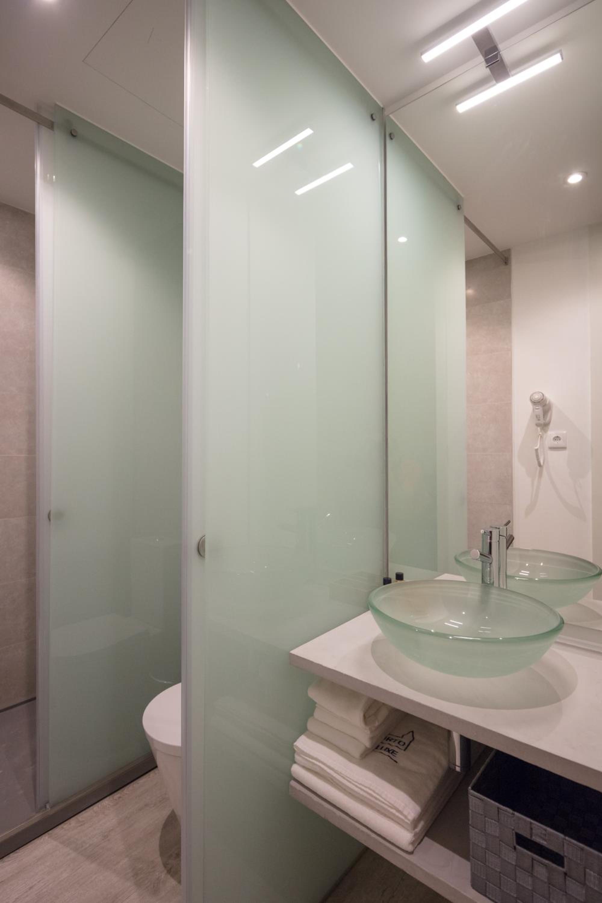 One-Bedroom Apartment - Photo 11