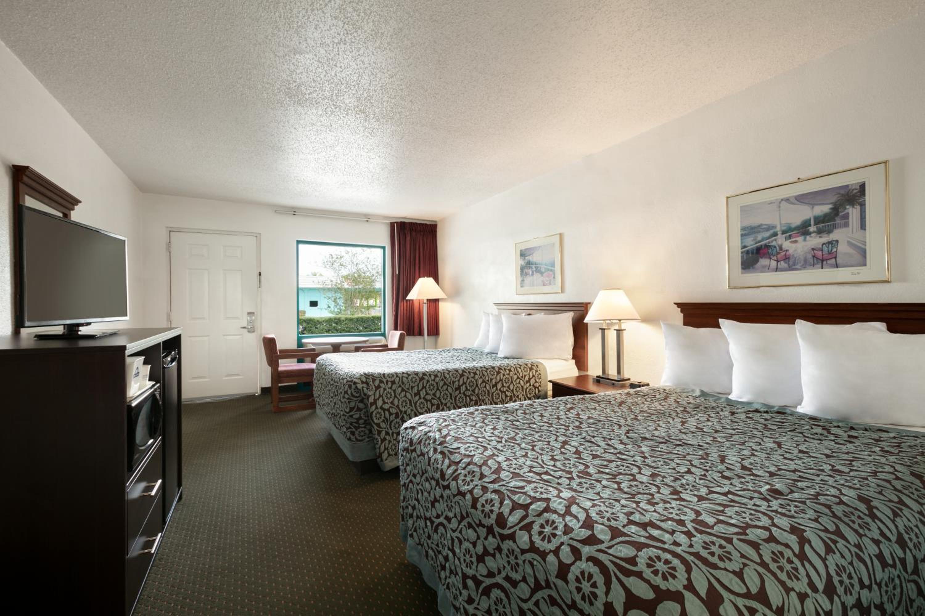 Double Room -Mobility Access with Roll in Shower - Non-Smoking