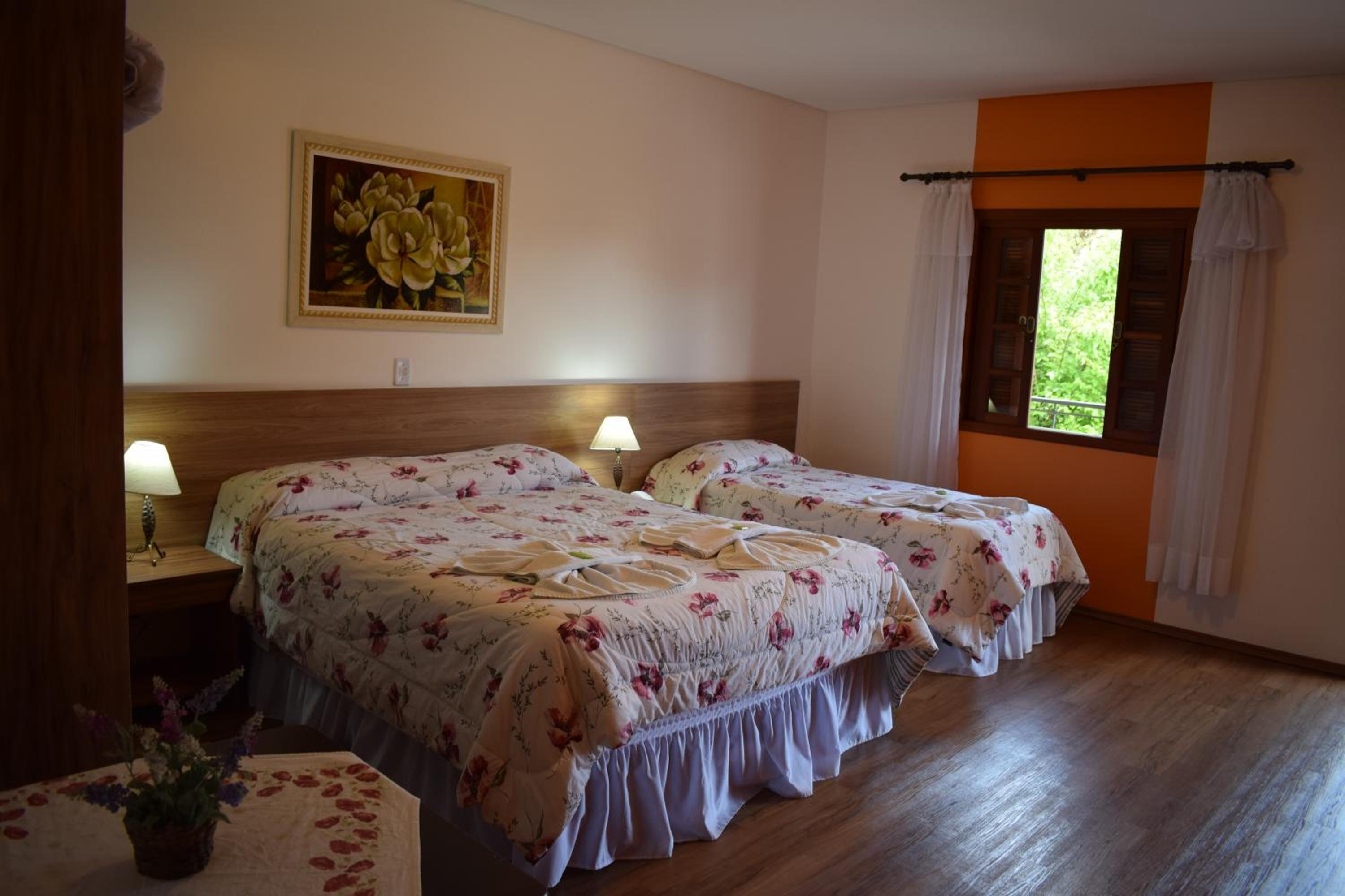 Queen Room - Disability Access - Photo 1