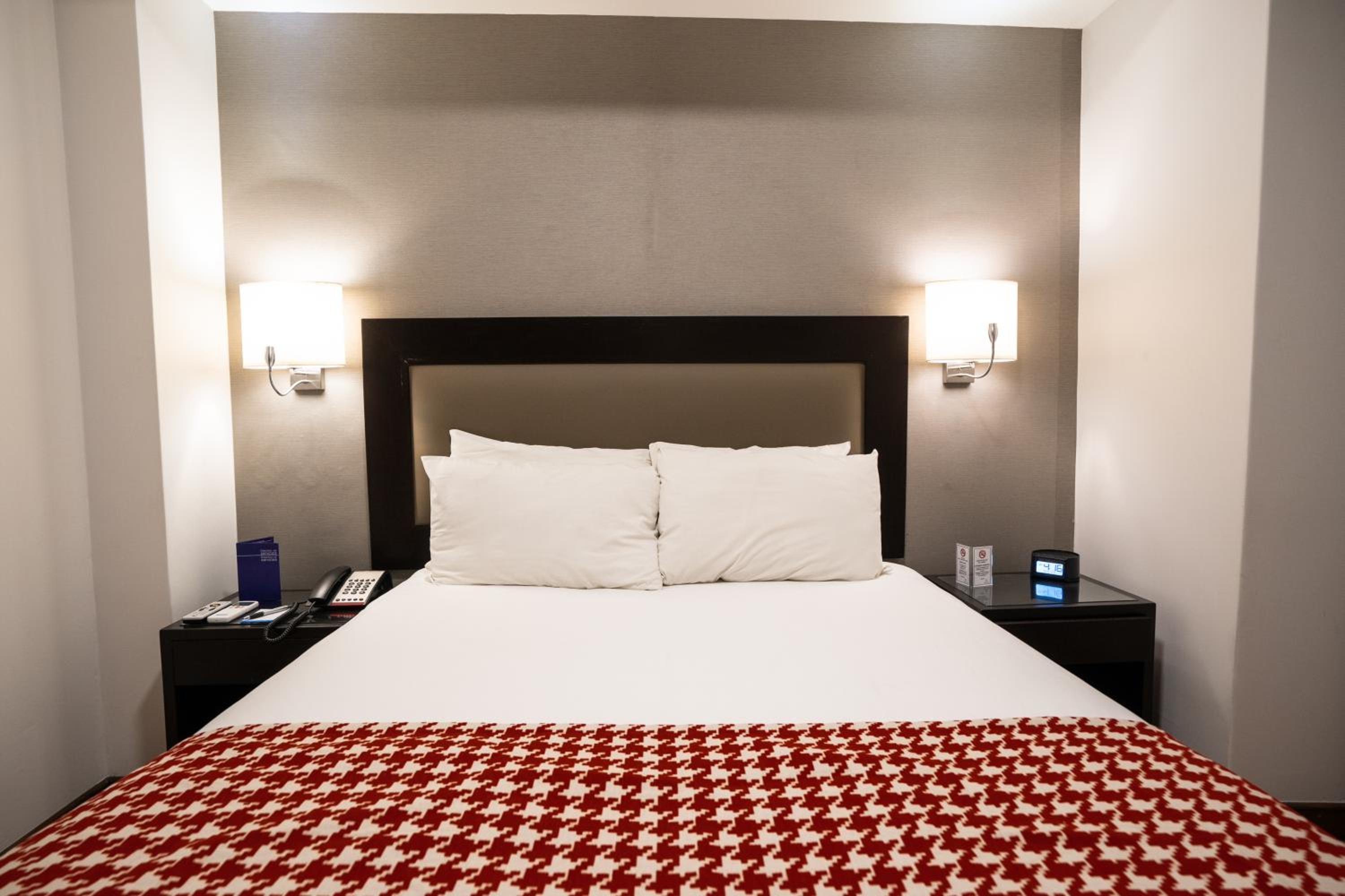 Single Room - Photo 1