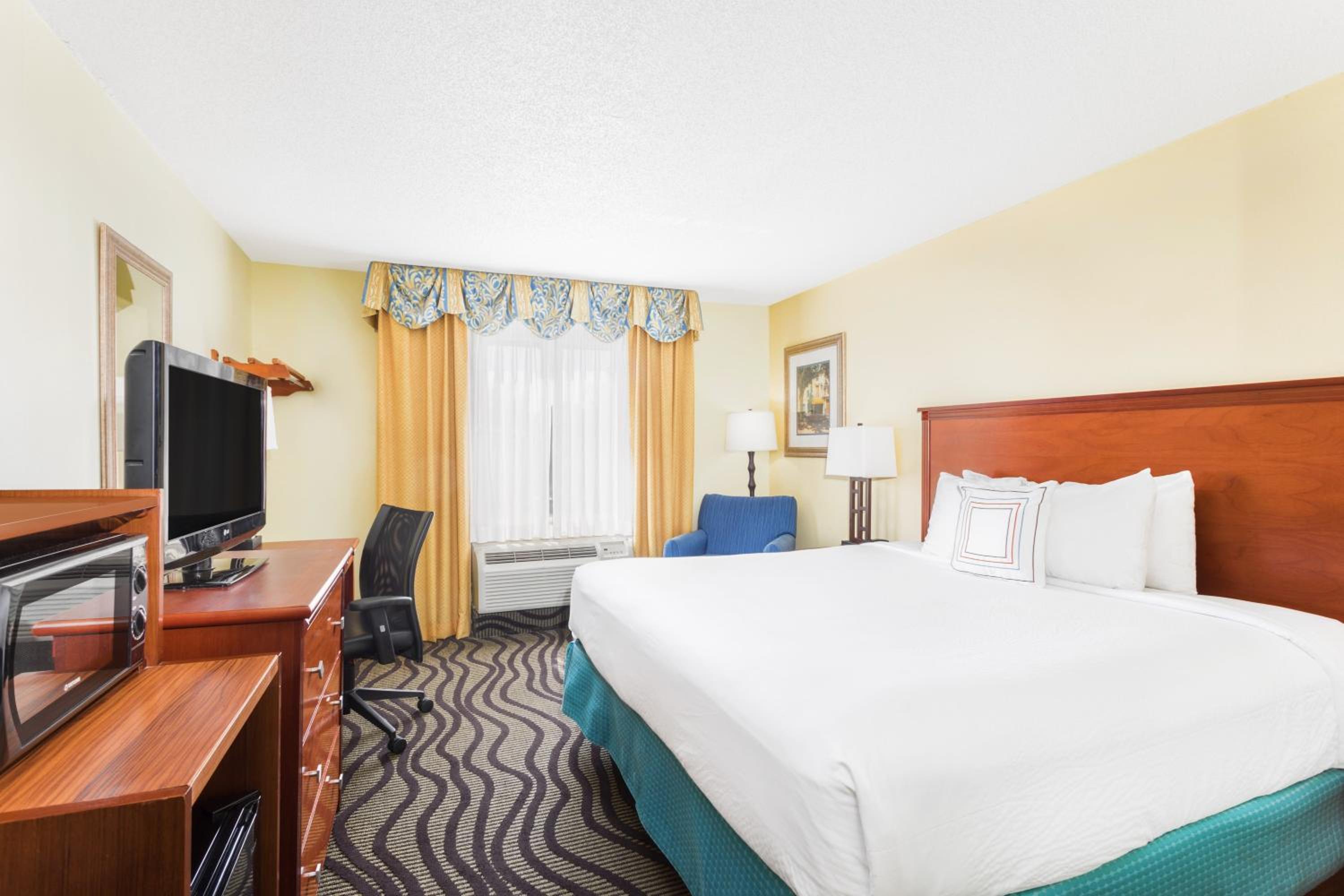King Room with Third Floor - Photo 1