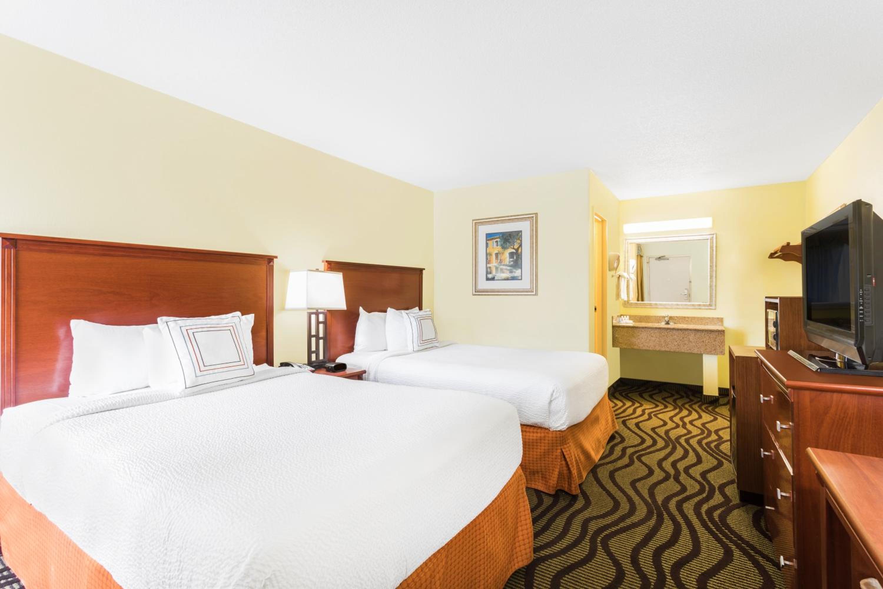 Double Room with 2 Double Beds - Third Floor  - Photo 1