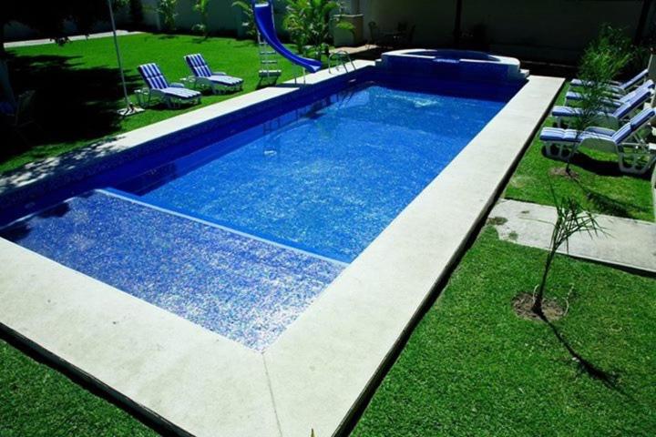 Queen Room with Pool View - Photo 2