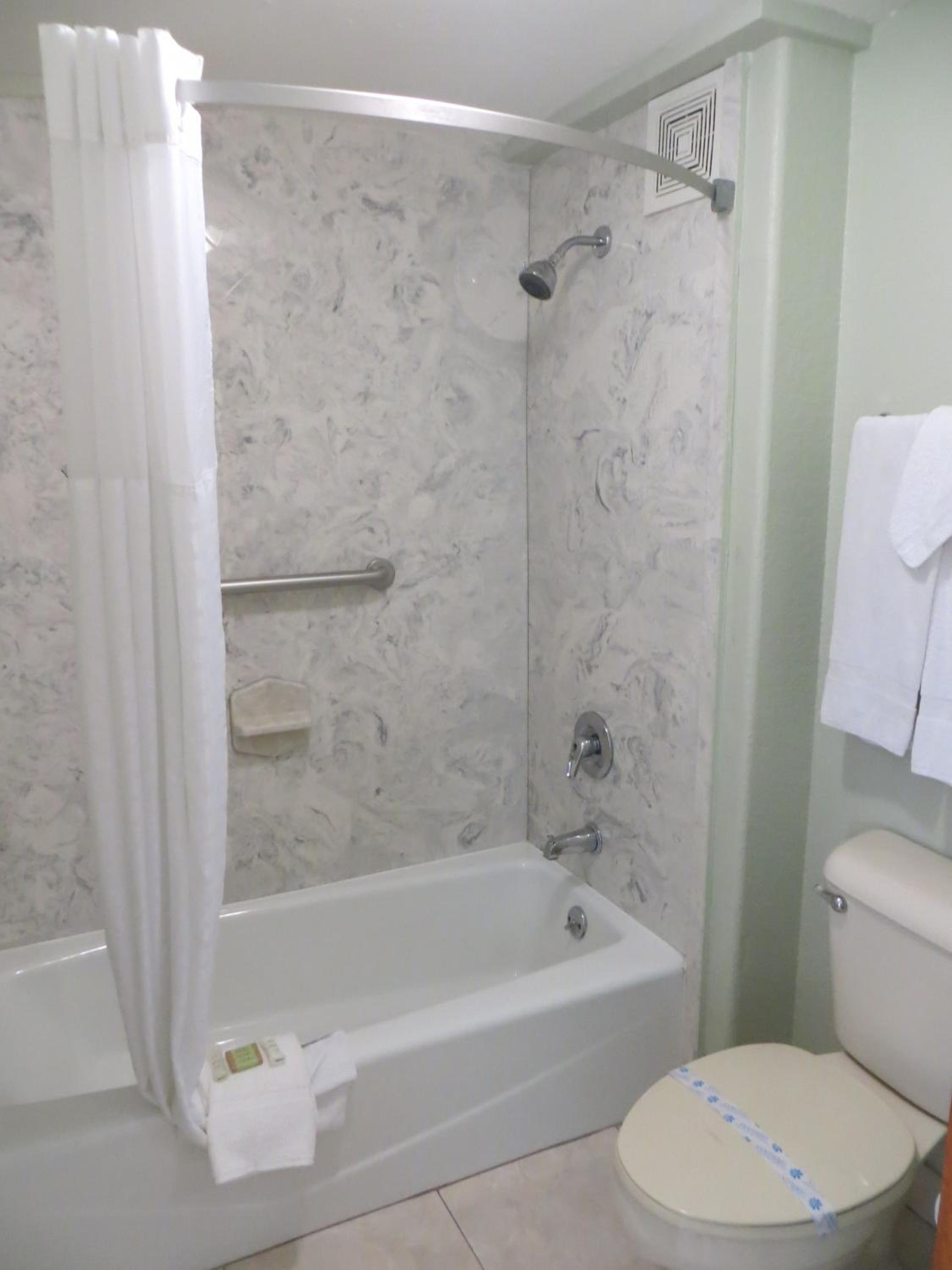 King Room with Kitchenette - Photo 4