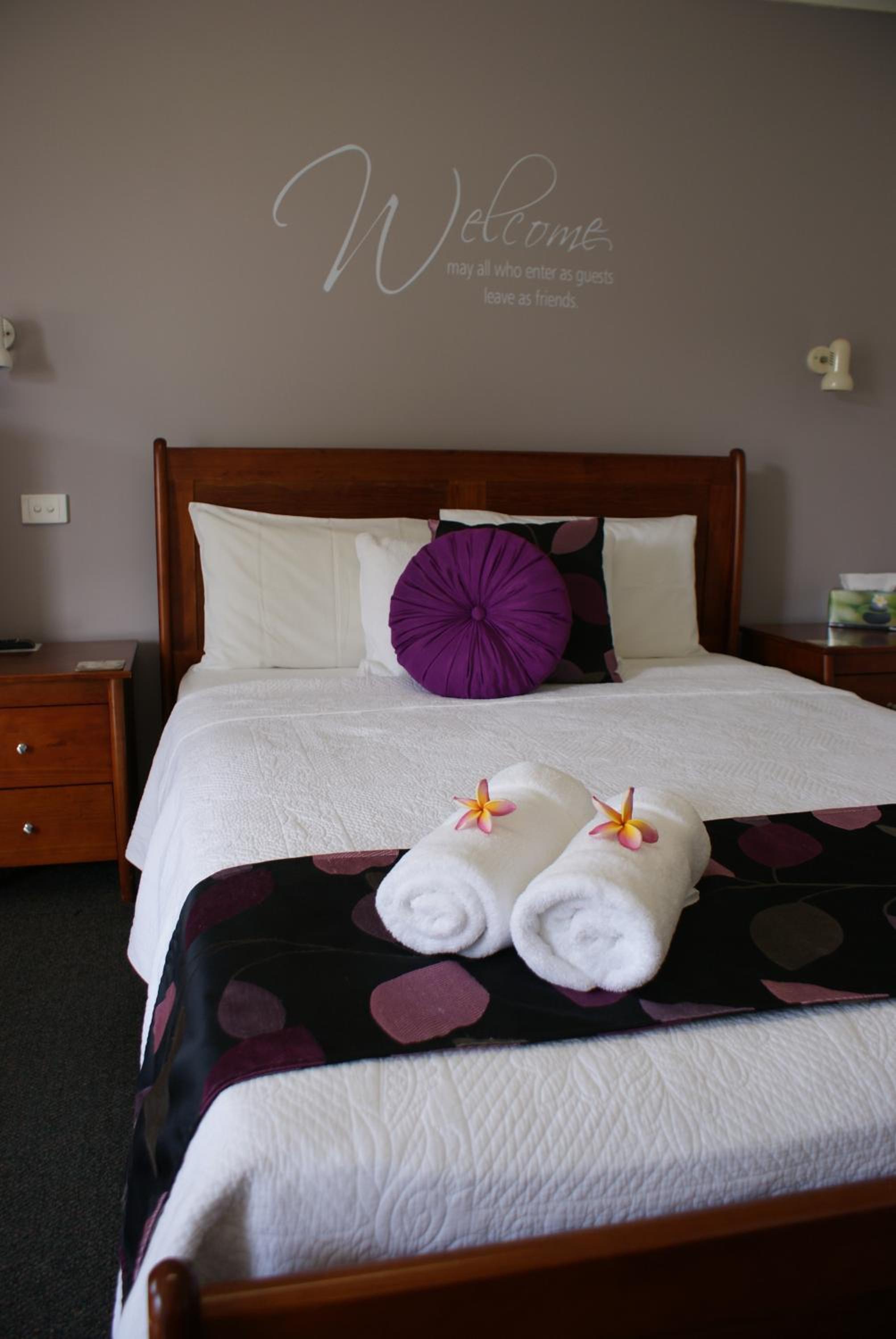 Queen Room photo 1