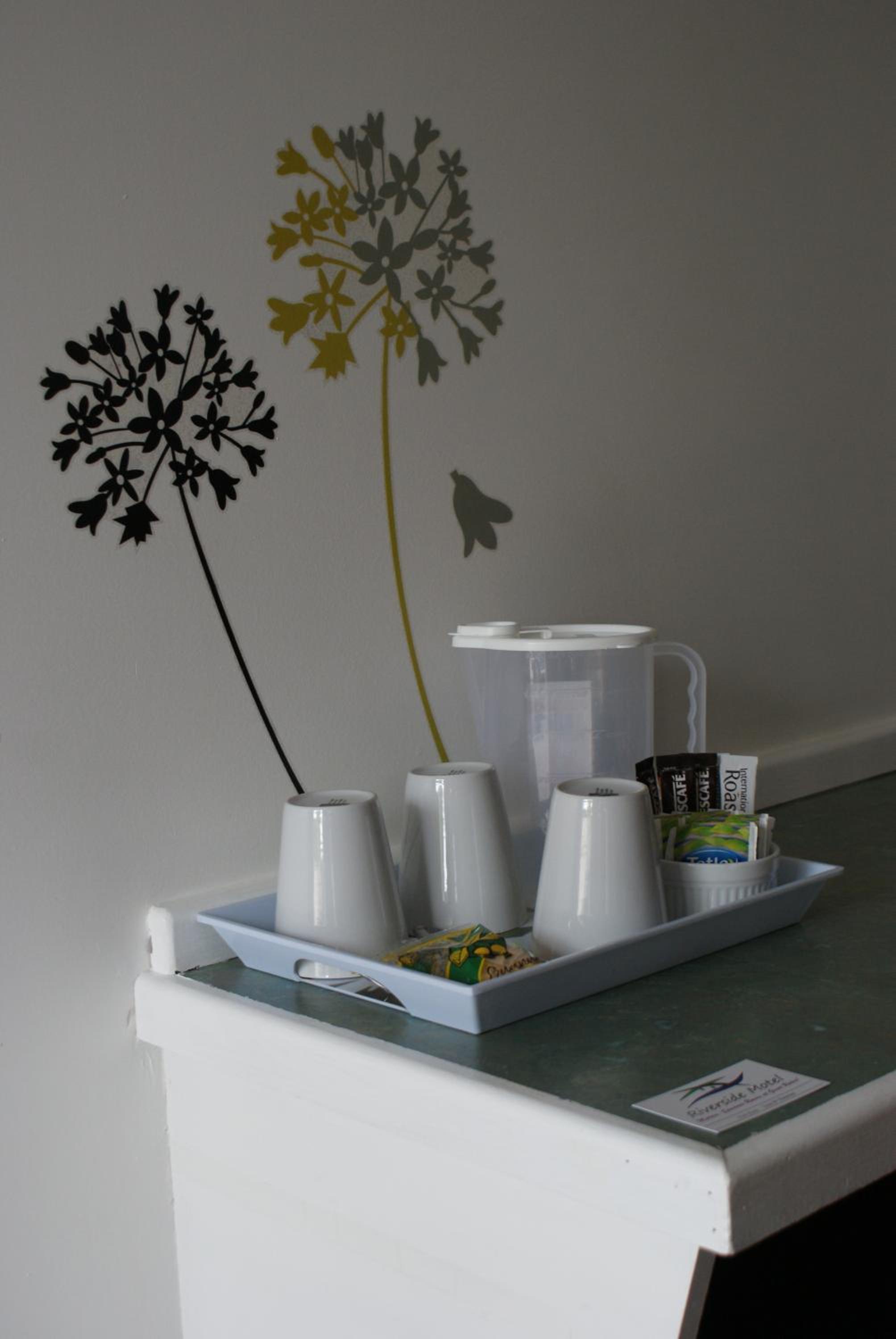Queen Room photo 2