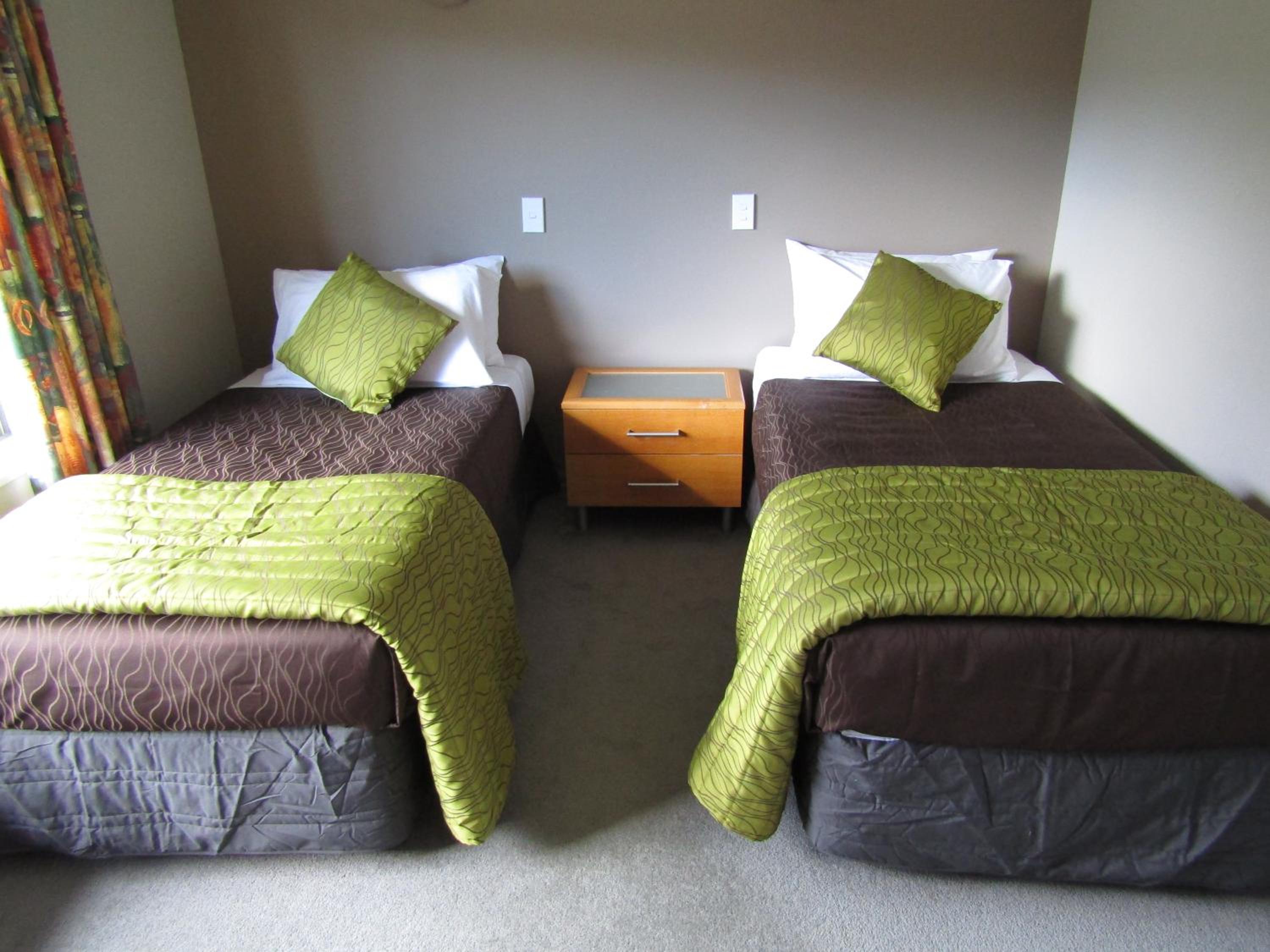 Apartment with Lake View - Photo 9