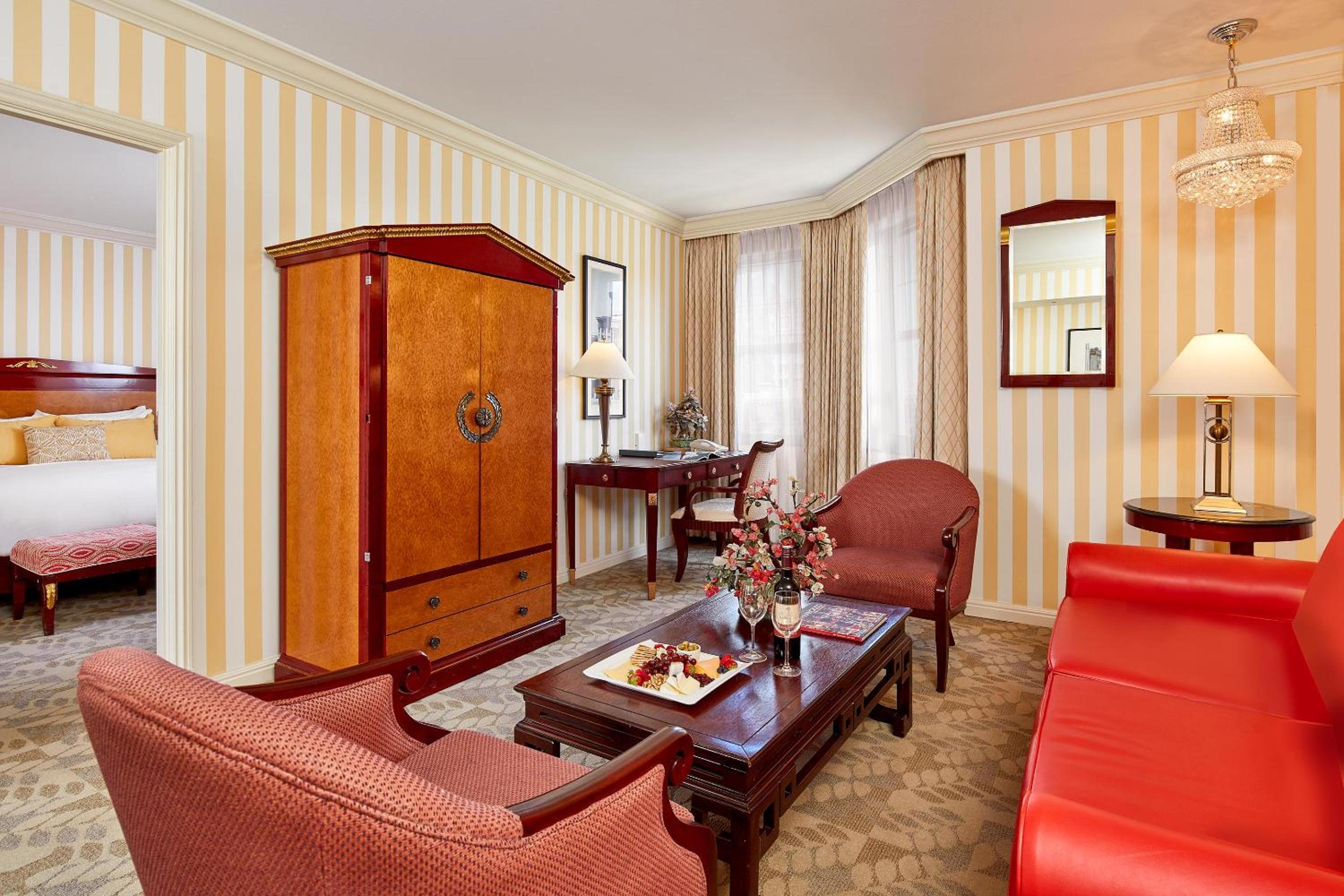King Suite - Photo 6