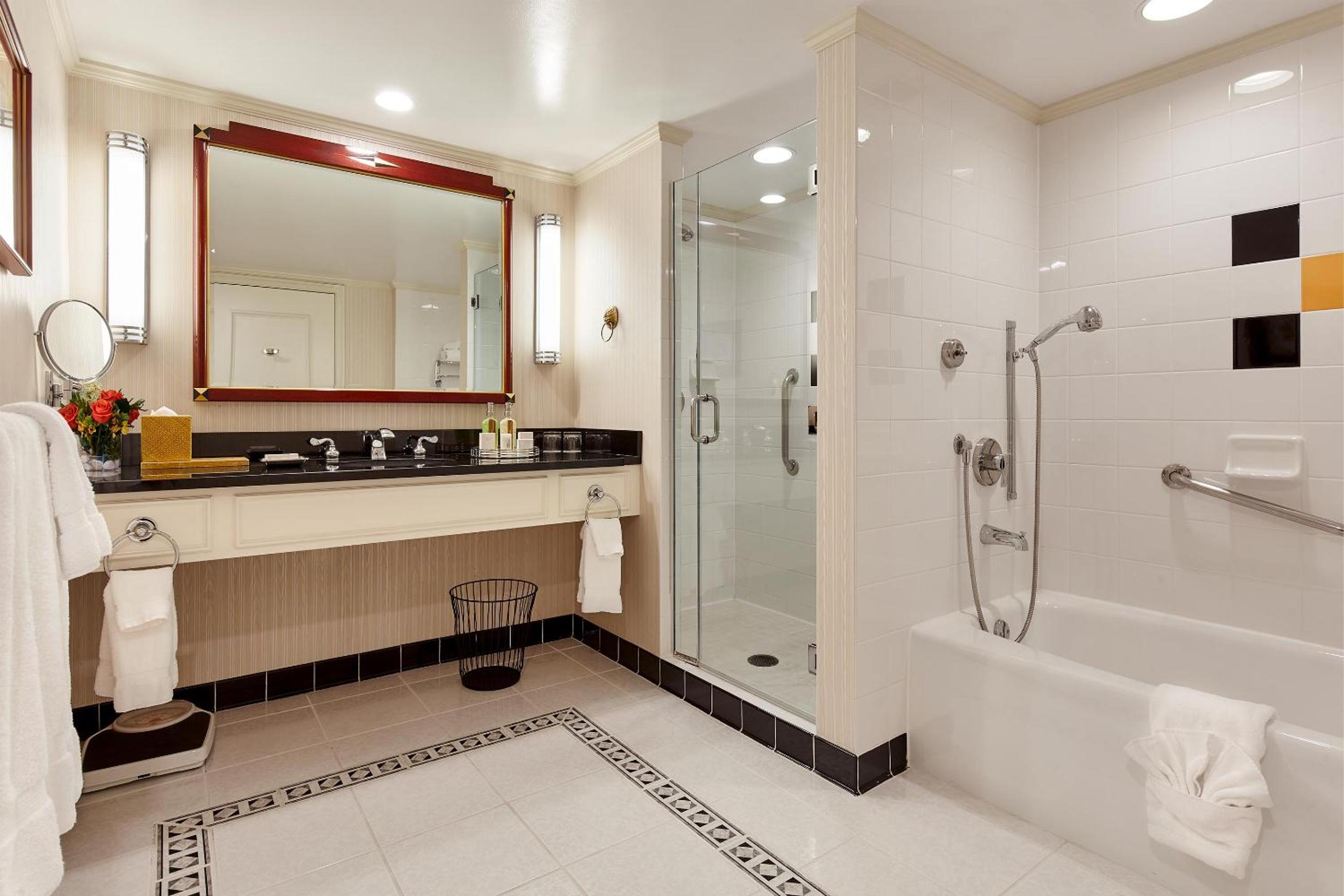 King Suite - Photo 7