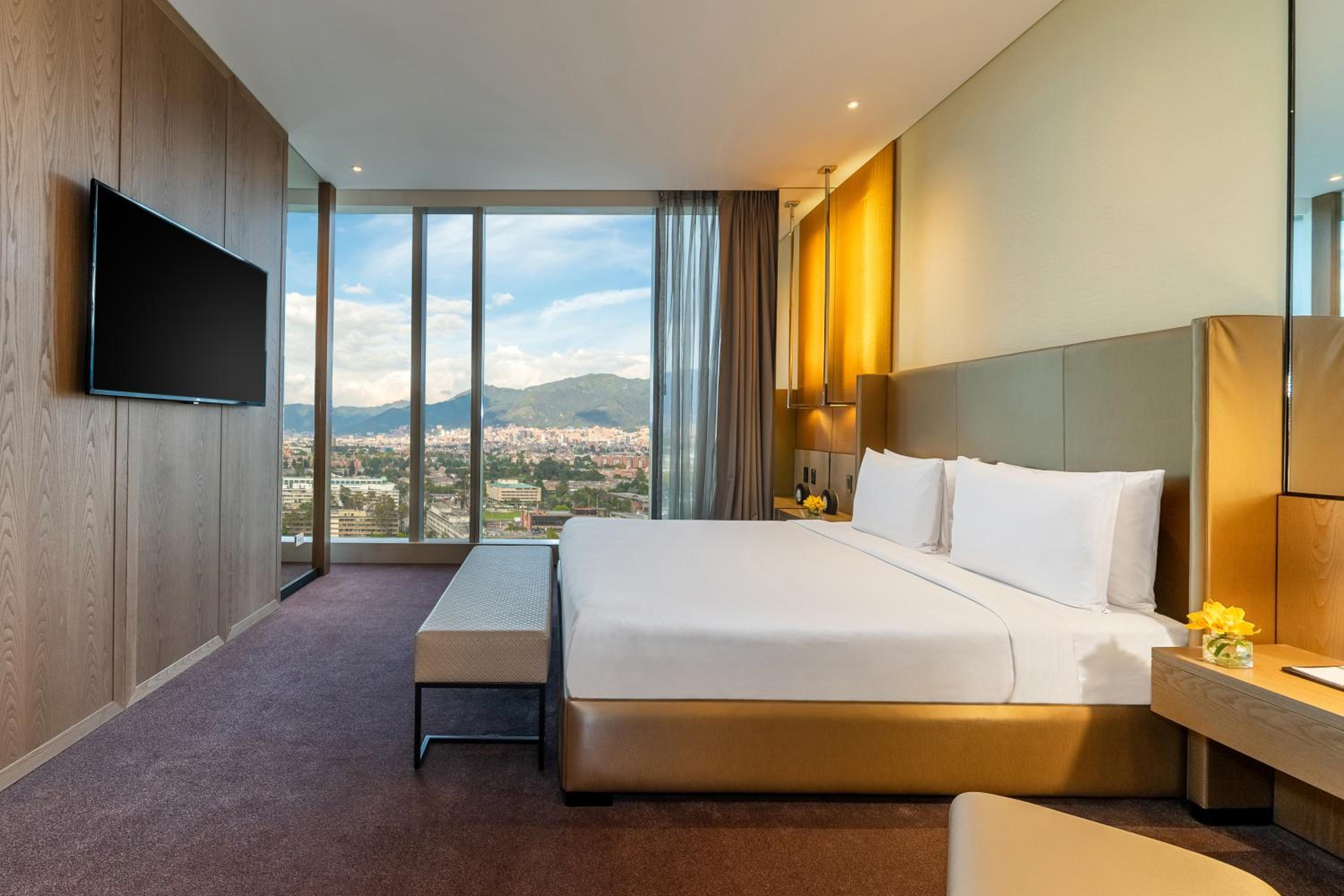 Grand King Suite