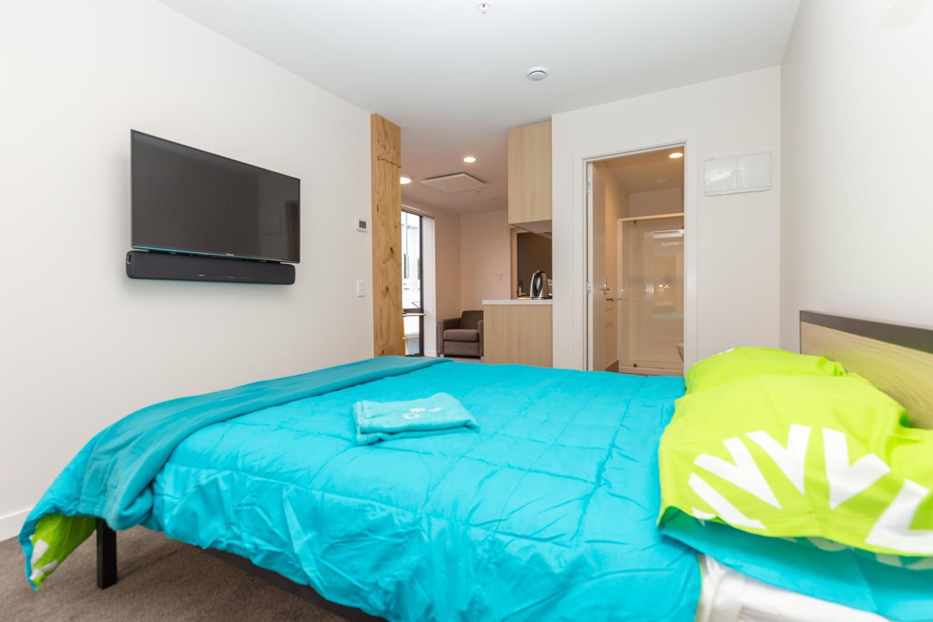 Deluxe Studio Apartment photo 2
