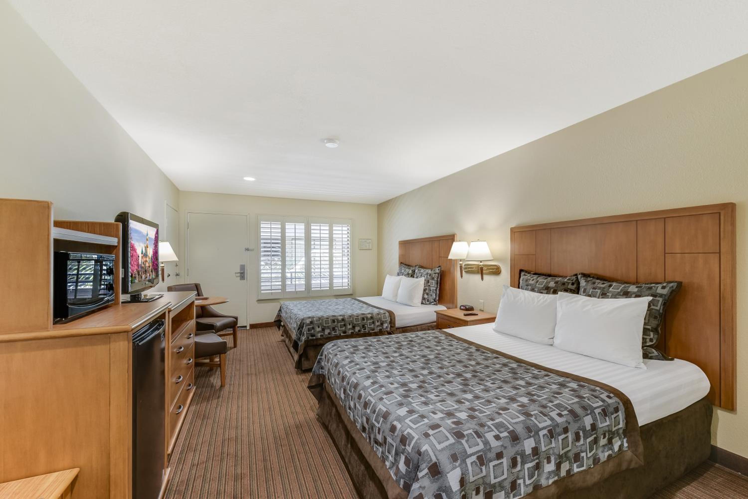 Queen Room with Two Queen Beds - Photo 1