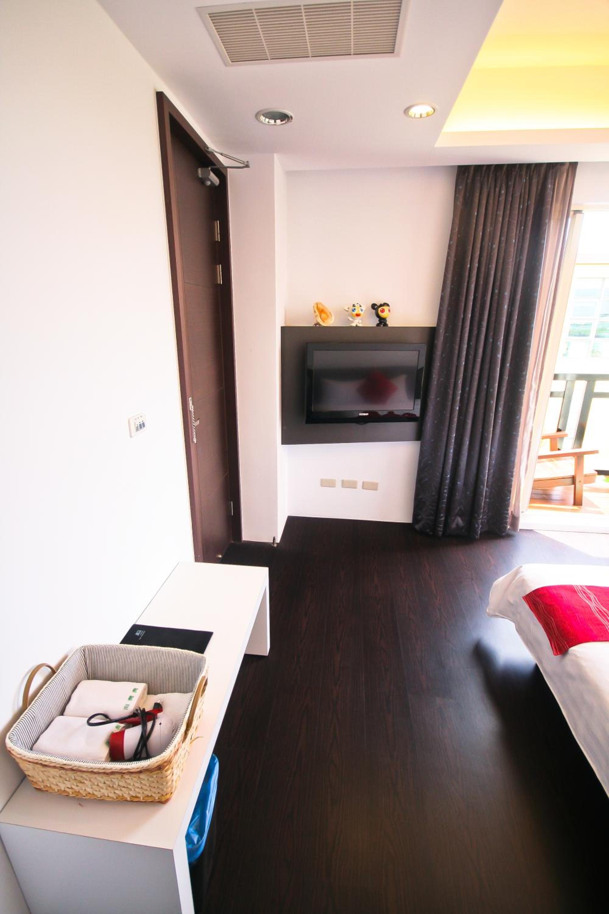 Queen Room with Balcony photo 2
