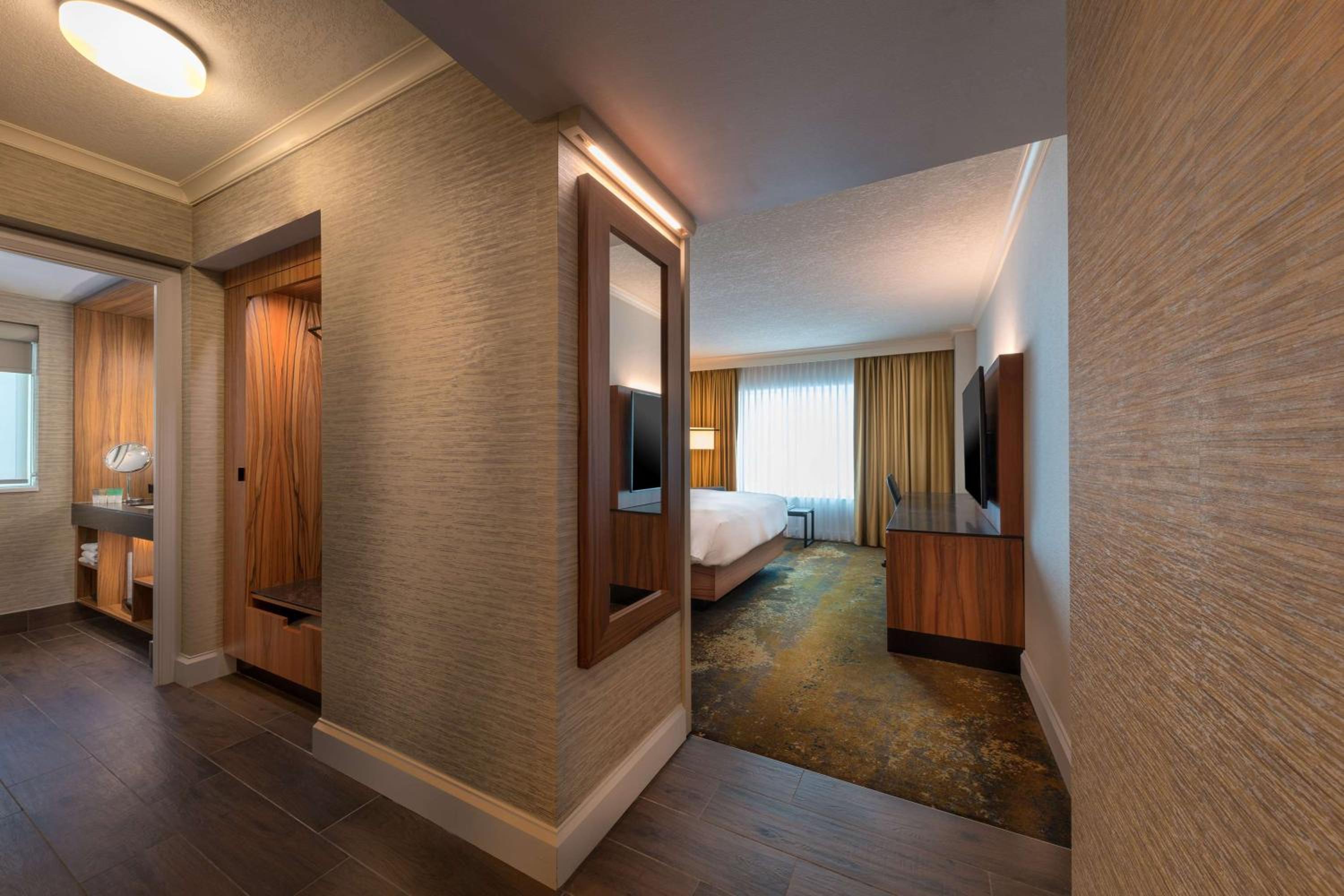 King Room - Club Access - Photo 8