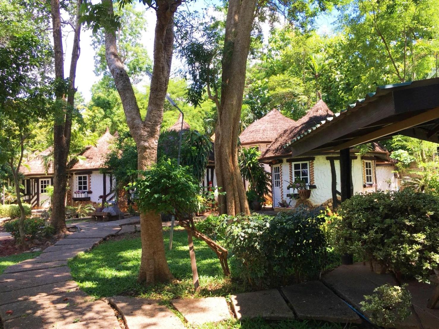 Bungalow (2 Adults) photo 3