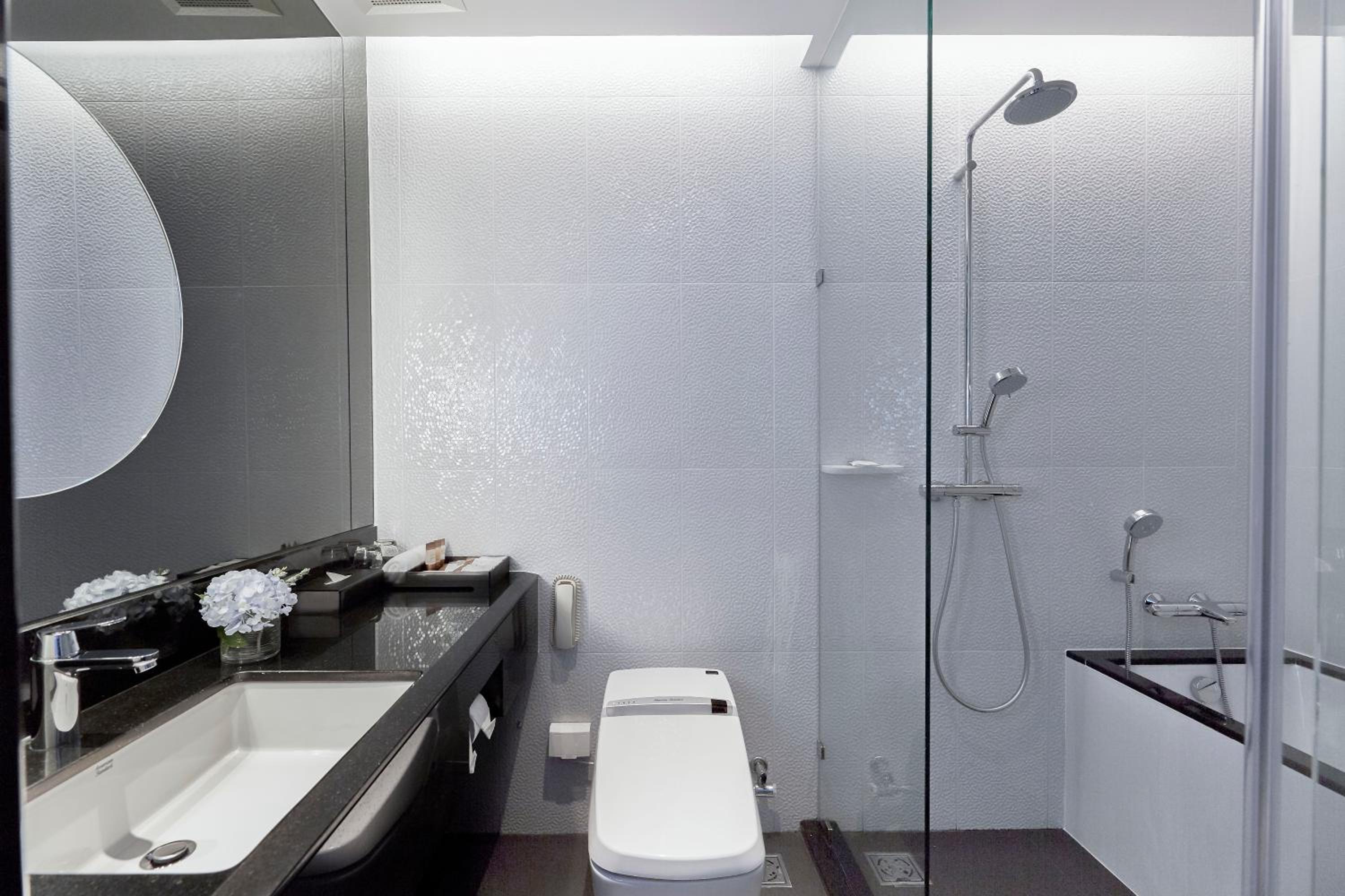 Deluxe Corner with Sea View photo 2