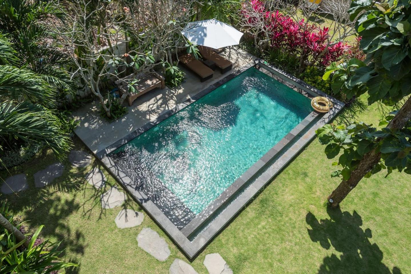 King Room with Pool View - Photo 6