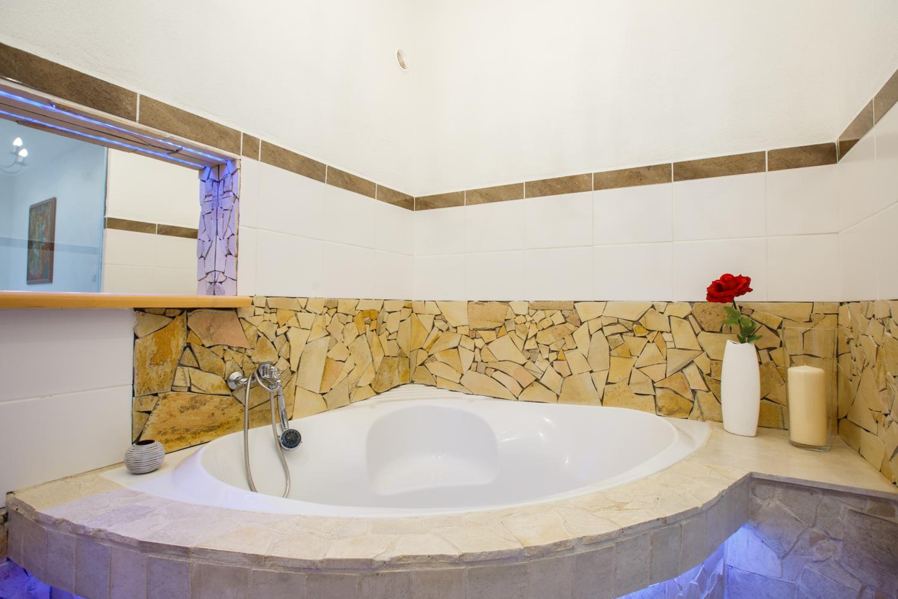 Double or Twin Room - Photo 17
