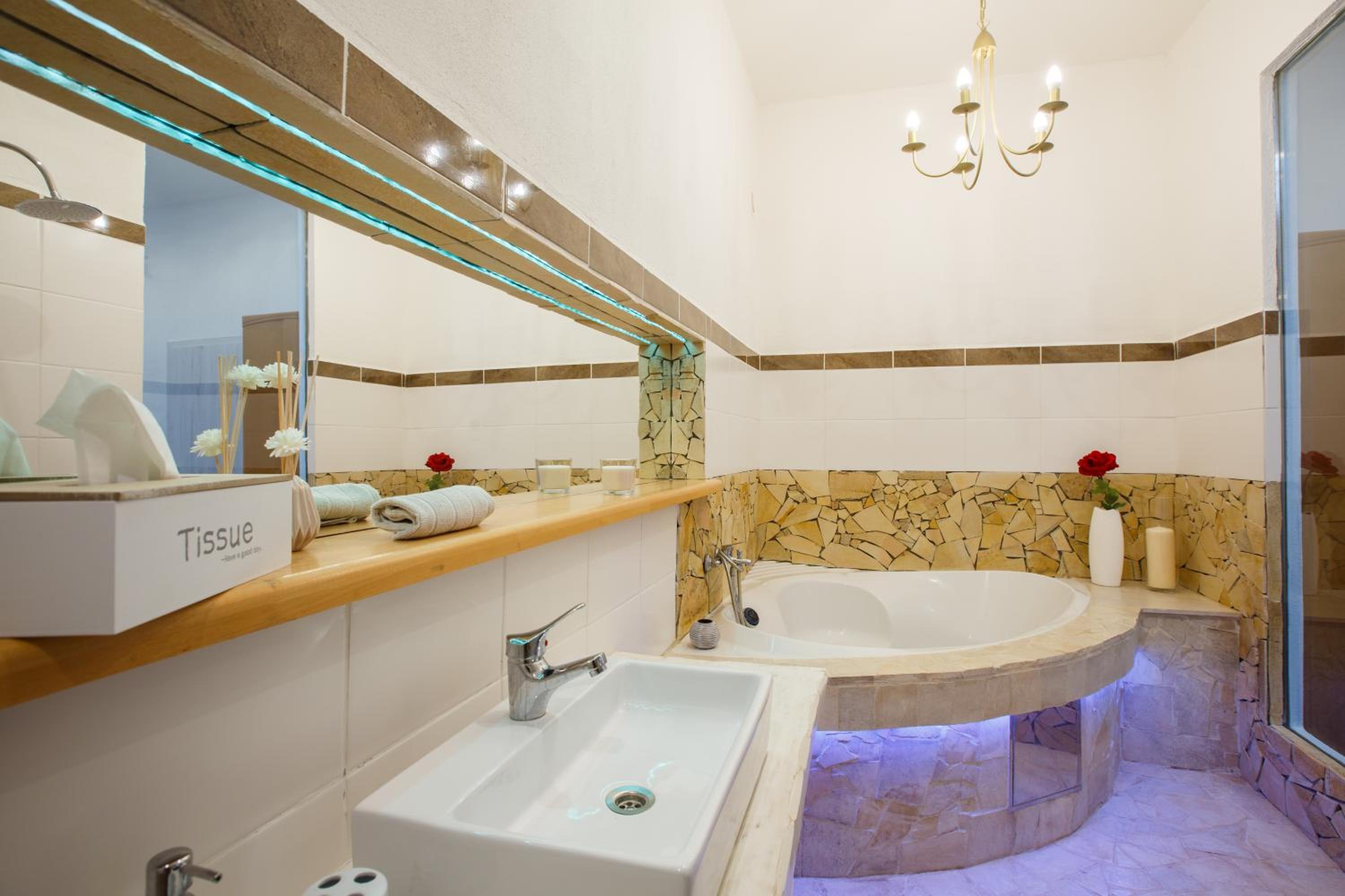 Double or Twin Room - Photo 16