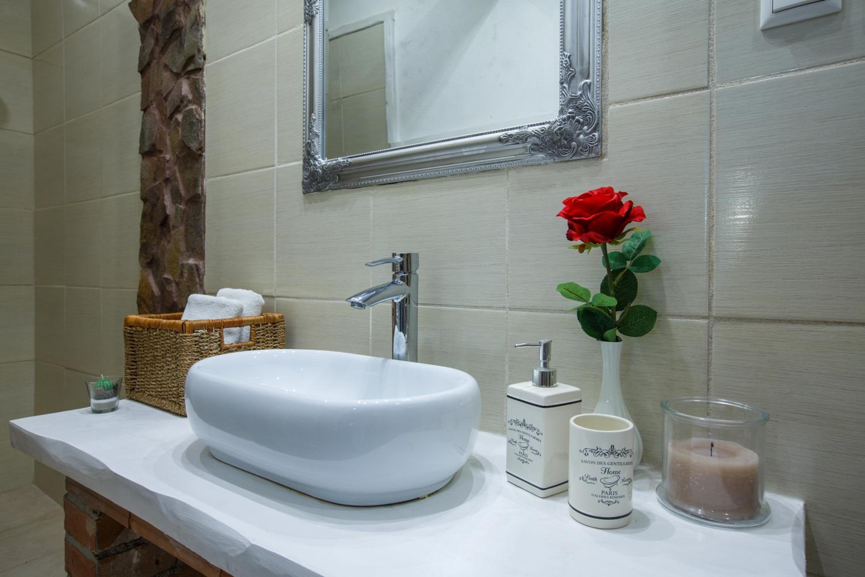 Double or Twin Room - Photo 18