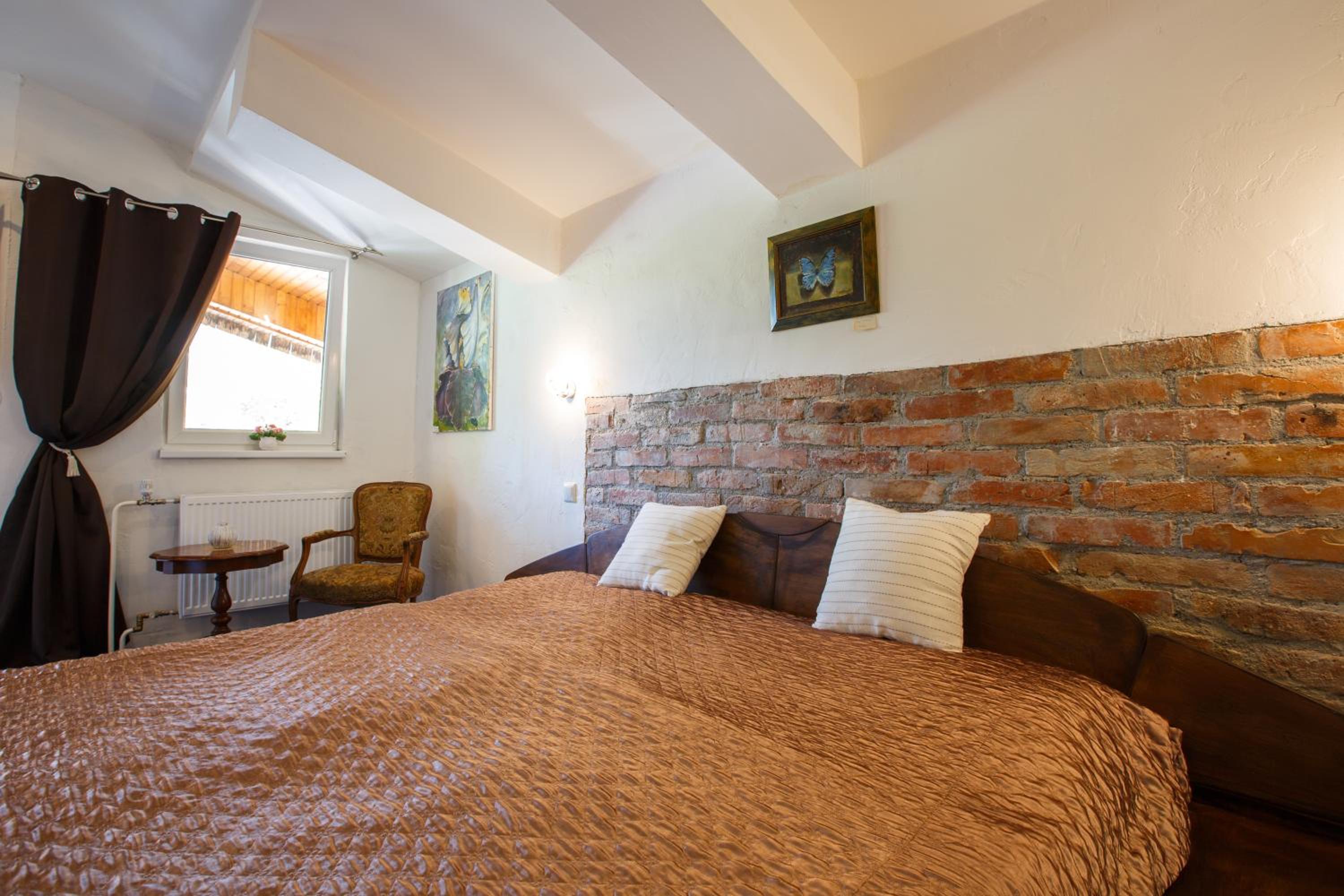 Double or Twin Room - Photo 3