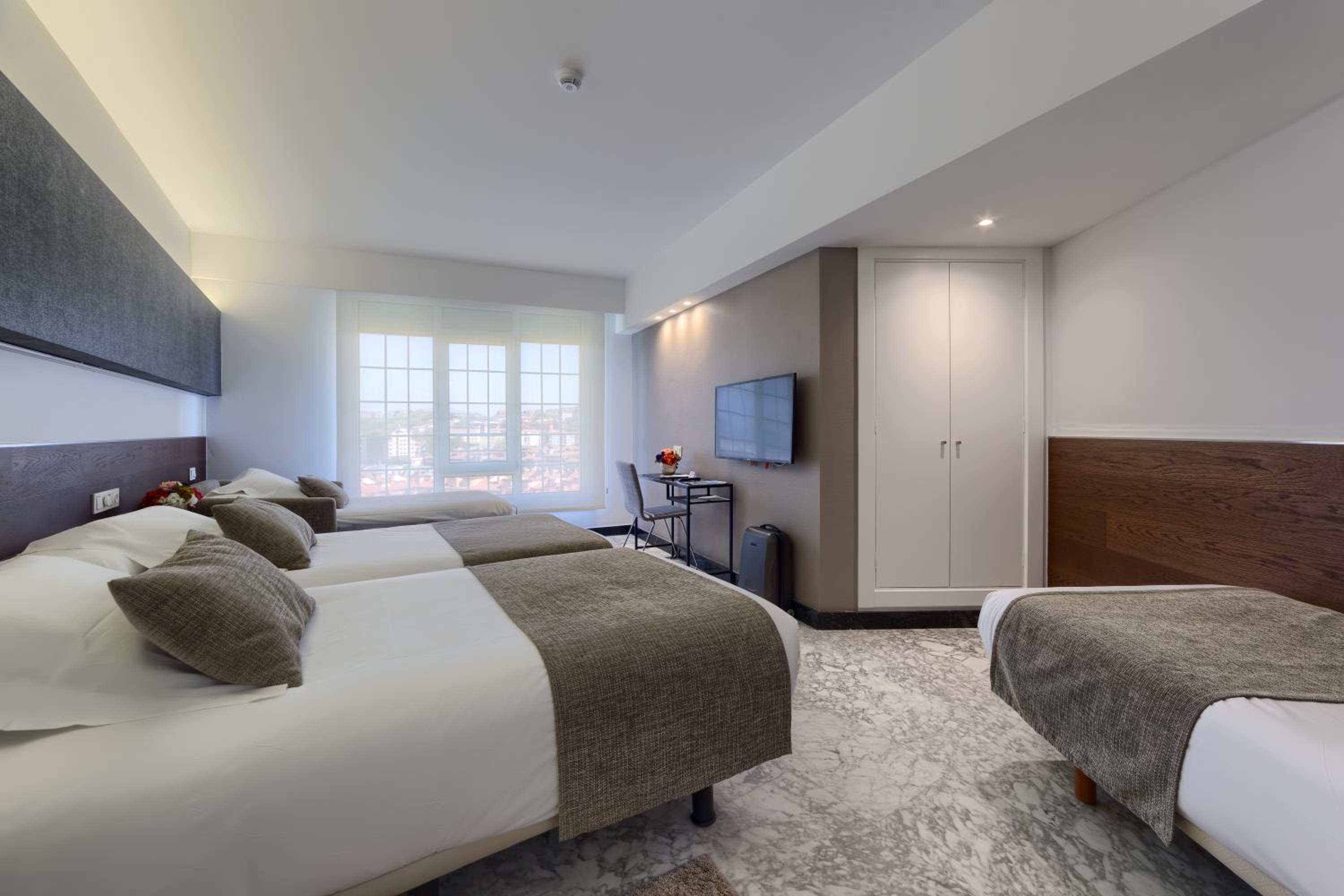 Triple Room with Bed Sofa photo 2