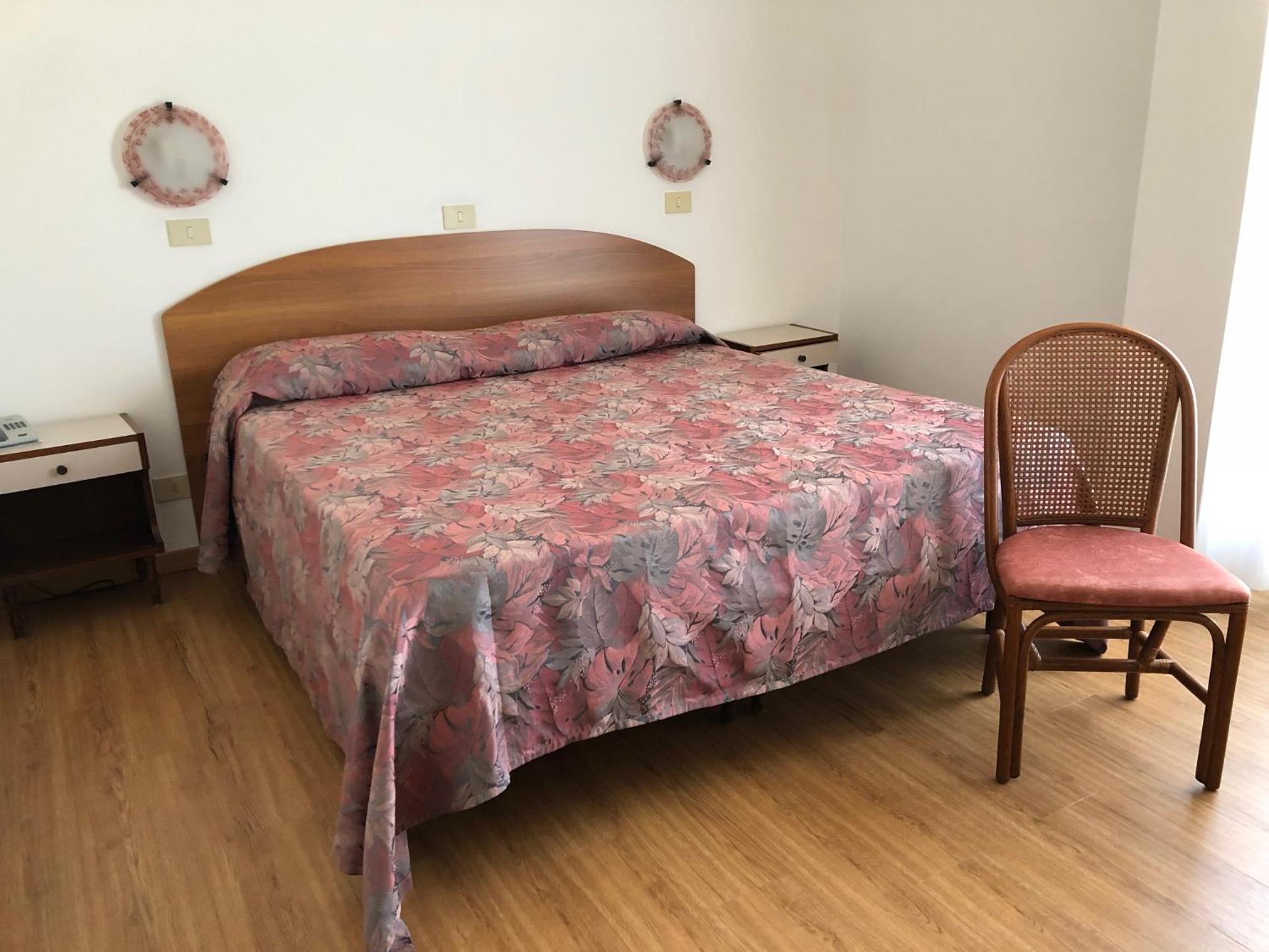 Economy Triple Room photo 1