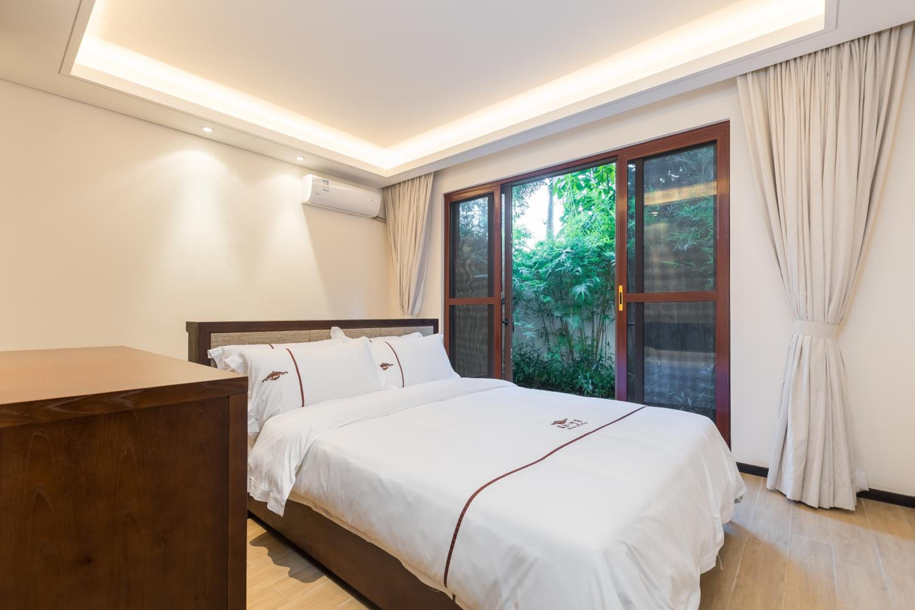 Three-Bedroom Villa - Photo 29