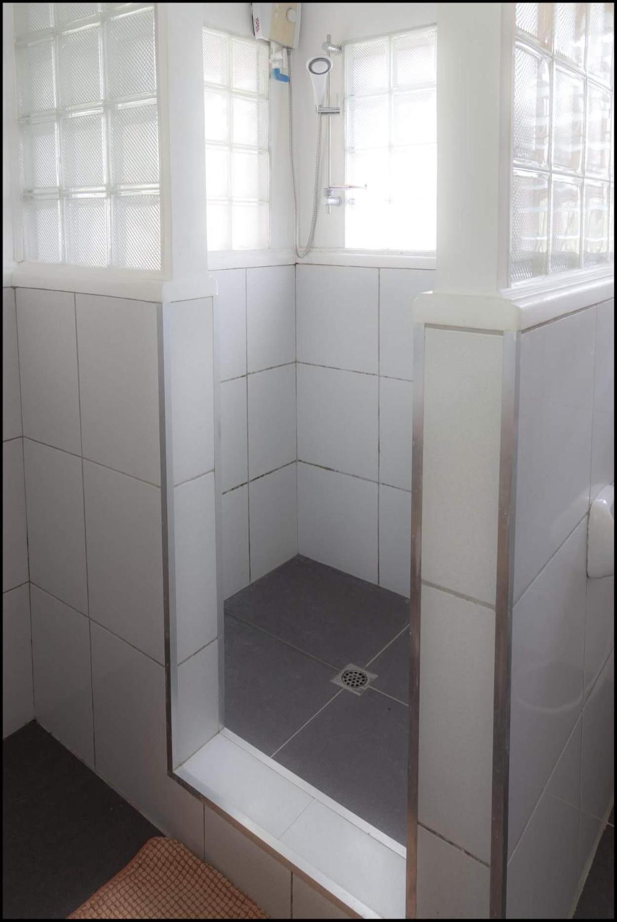 Two-Bedroom House - Photo 22