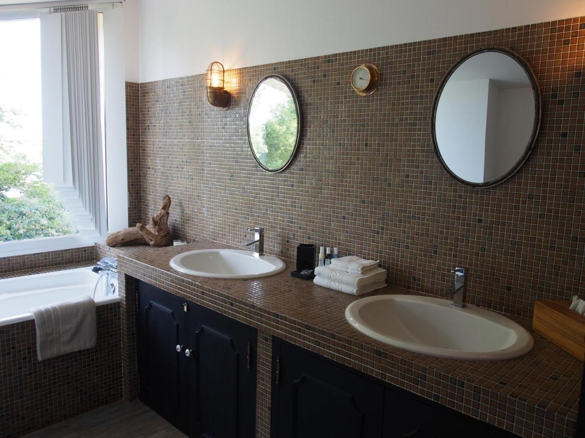 Deluxe Double Room with Extra Bed photo 1